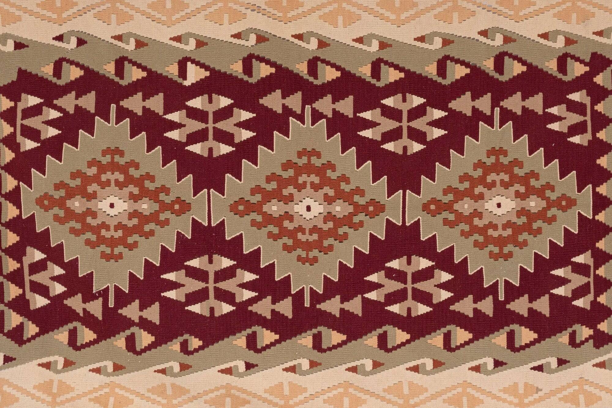 Vintage Turkish kilim, handwoven, 122x225 cm.