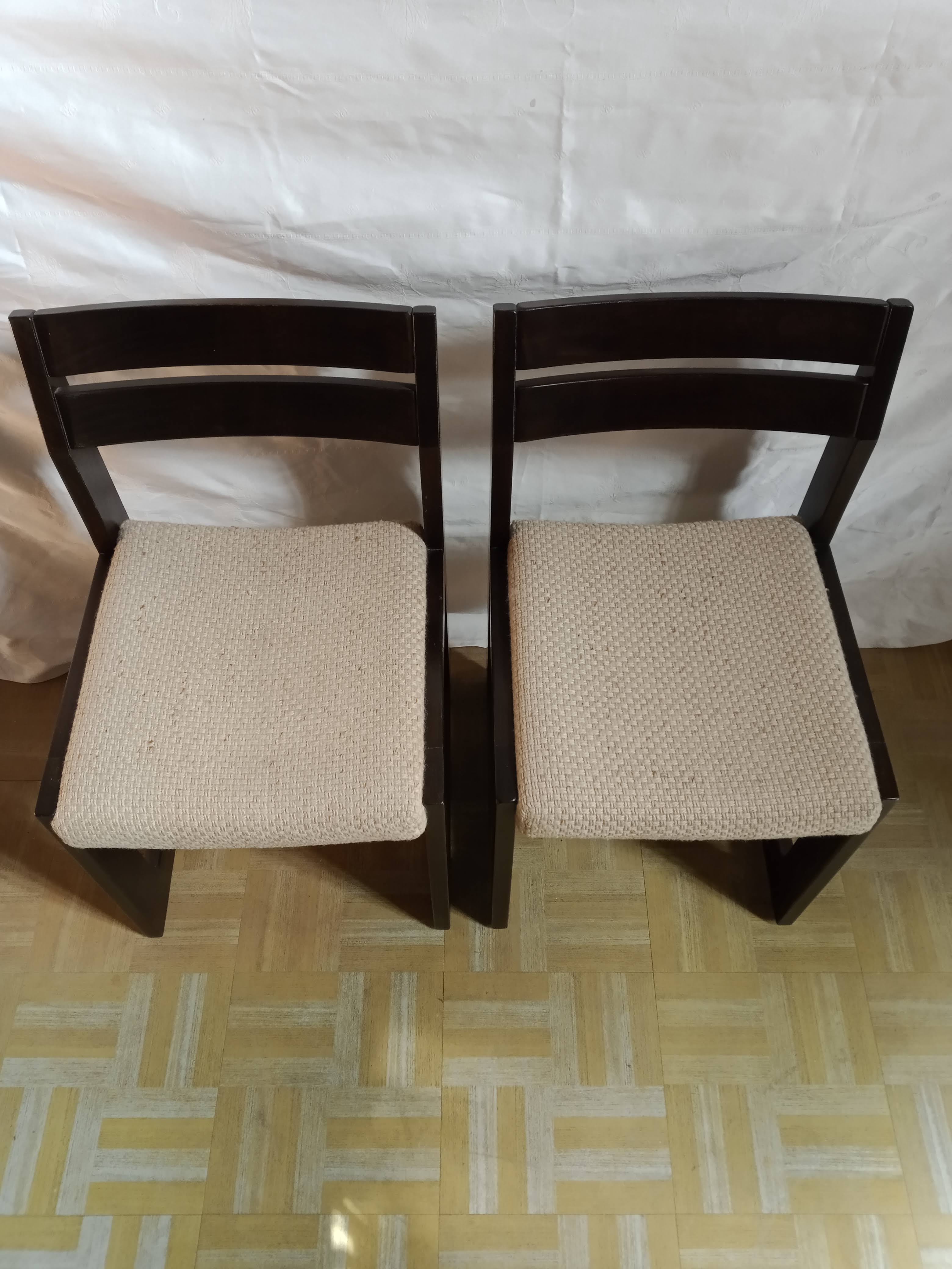 4 chairs house regain