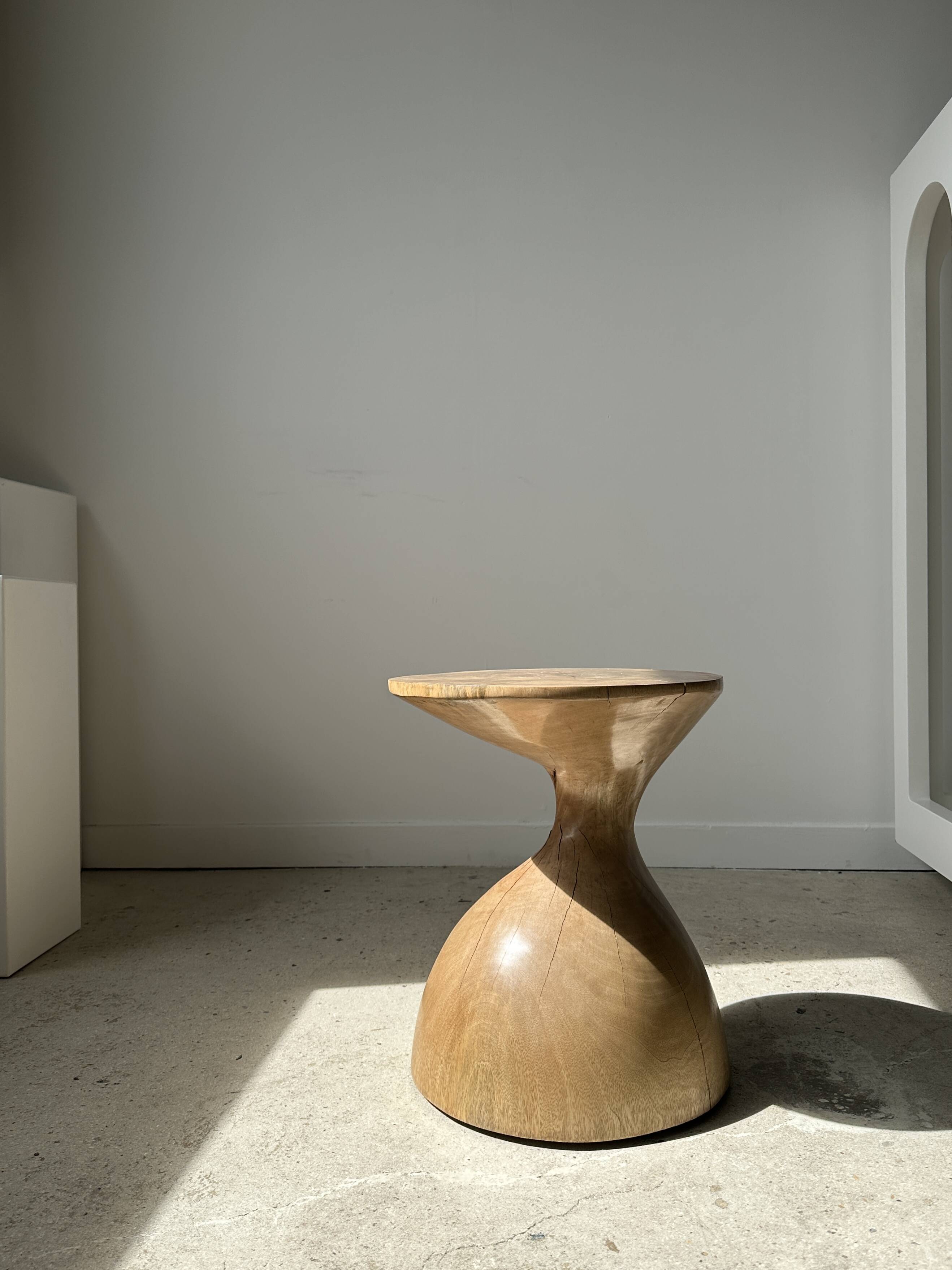 Solid wood side table (monoxyl) organic shape natural color