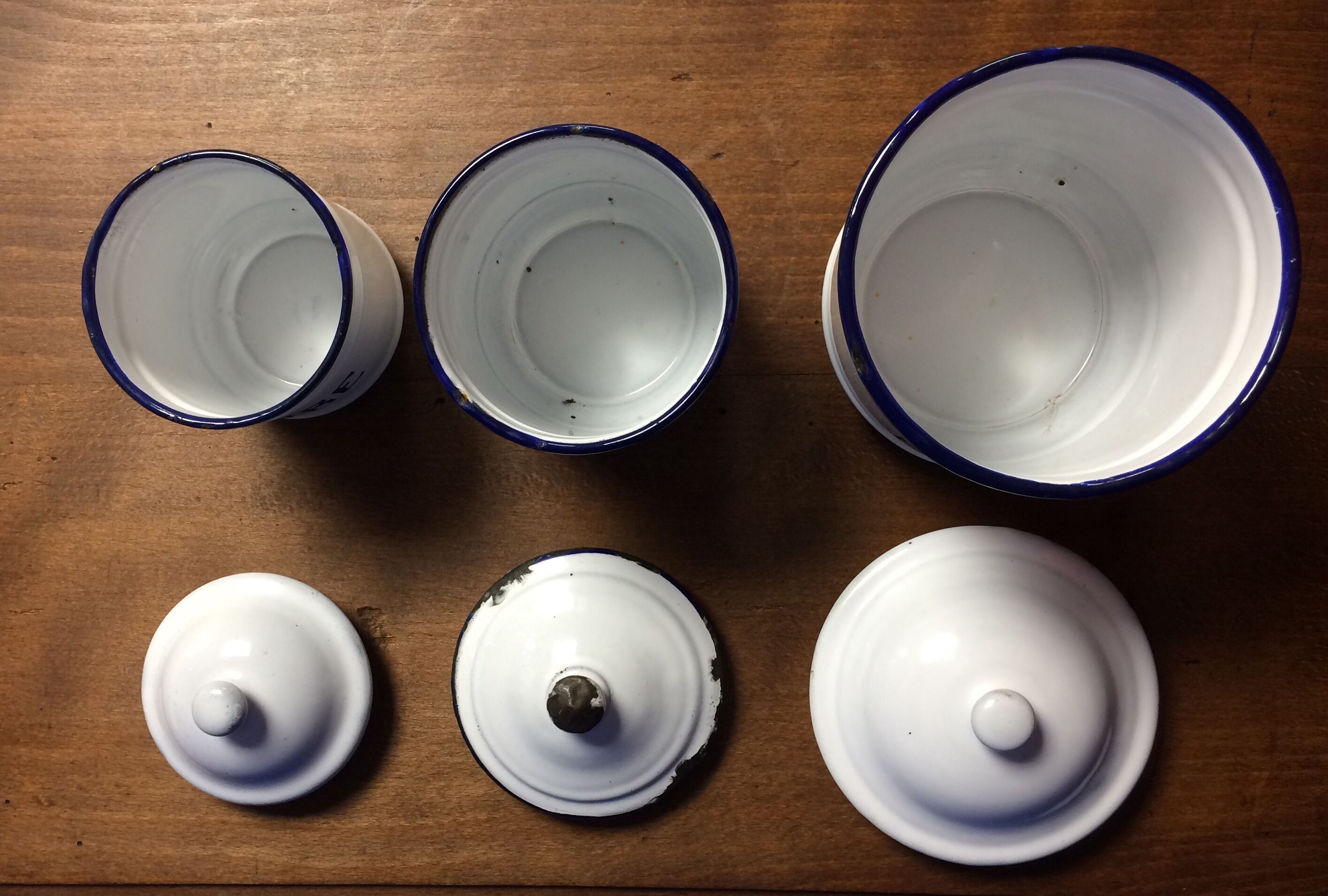 Enamelled kitchen coffee maker, ladle holder, spice jars set