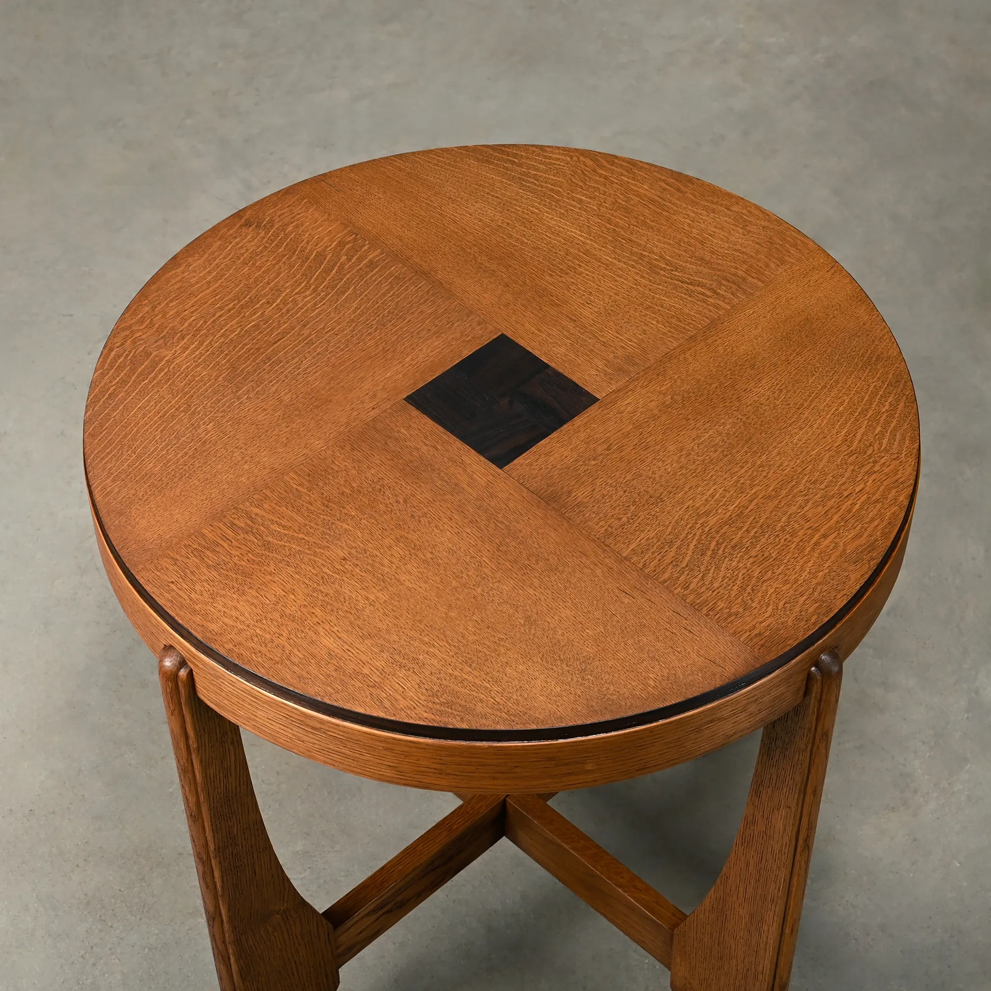Dutch Art Deco Modernist Amsterdam School side table in Oak