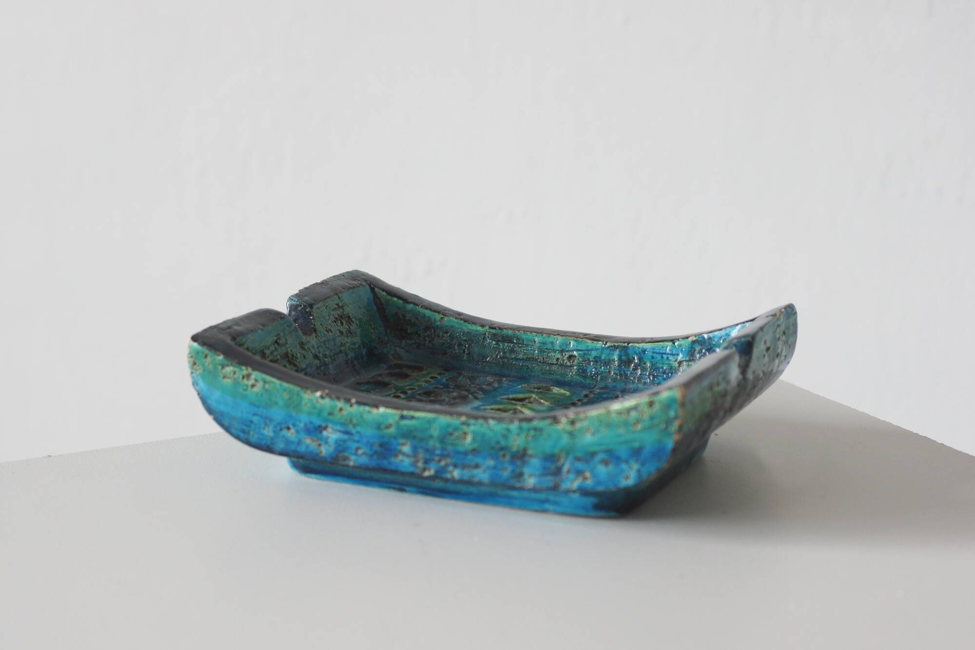 Mid-Century Modern Rimini Blue Ceramic Ashtray by Aldo Londi for Bittosi