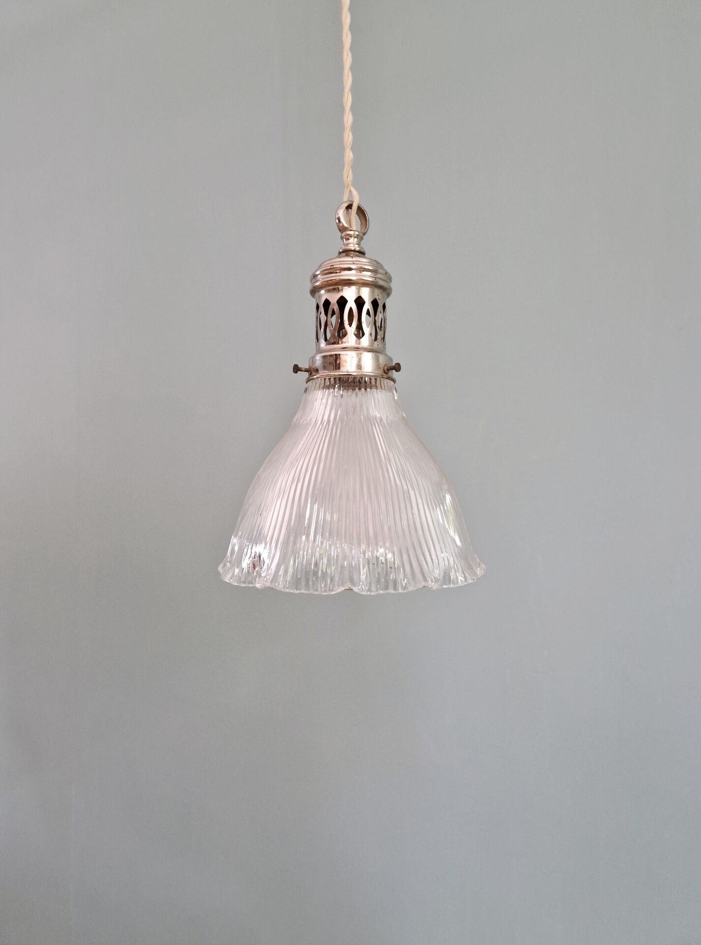 Suspension Holophane in ribbed transparent glass, 1930