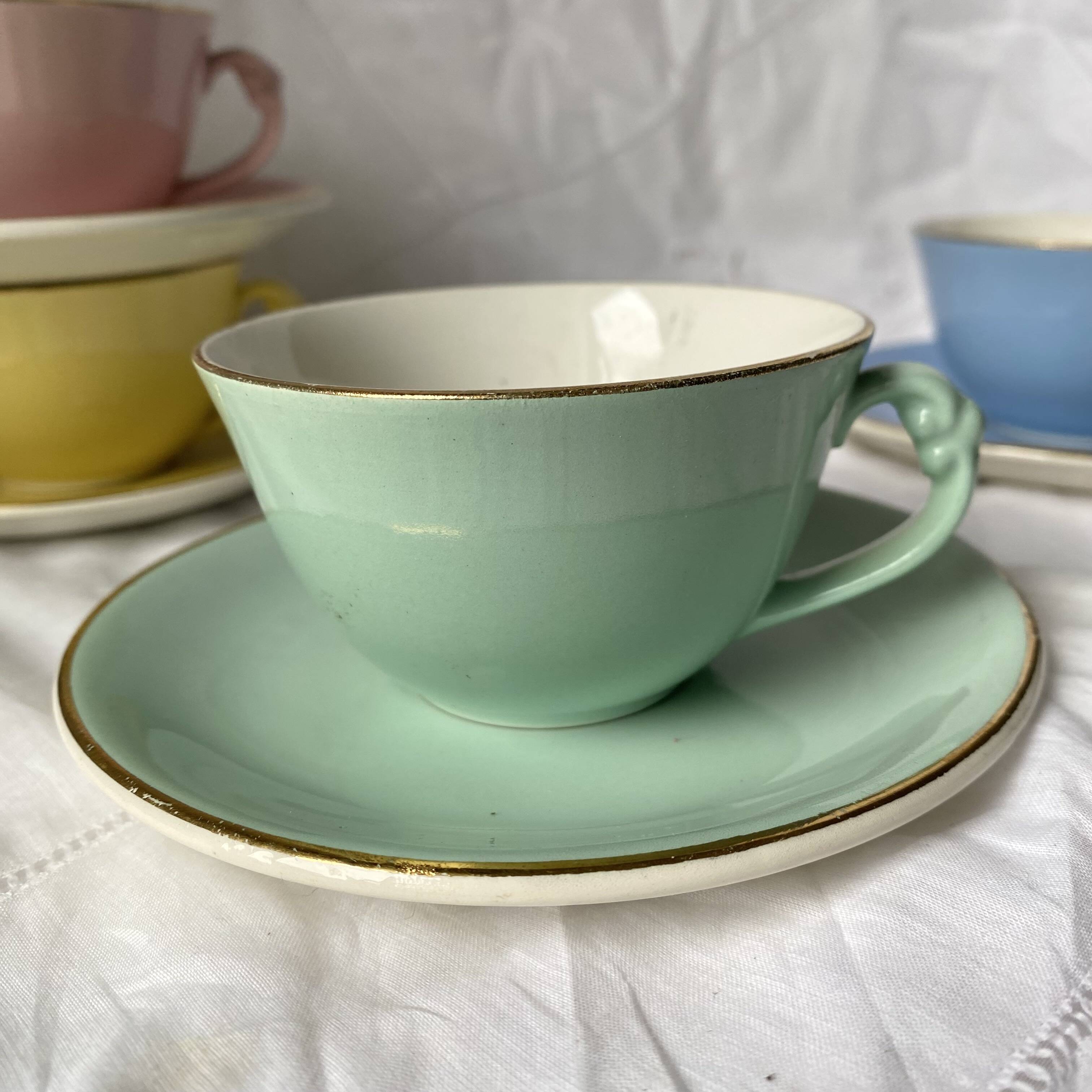 Mugs Moulin des Loups pastel colour 1960s