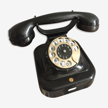Téléphone en bakélite des années 40