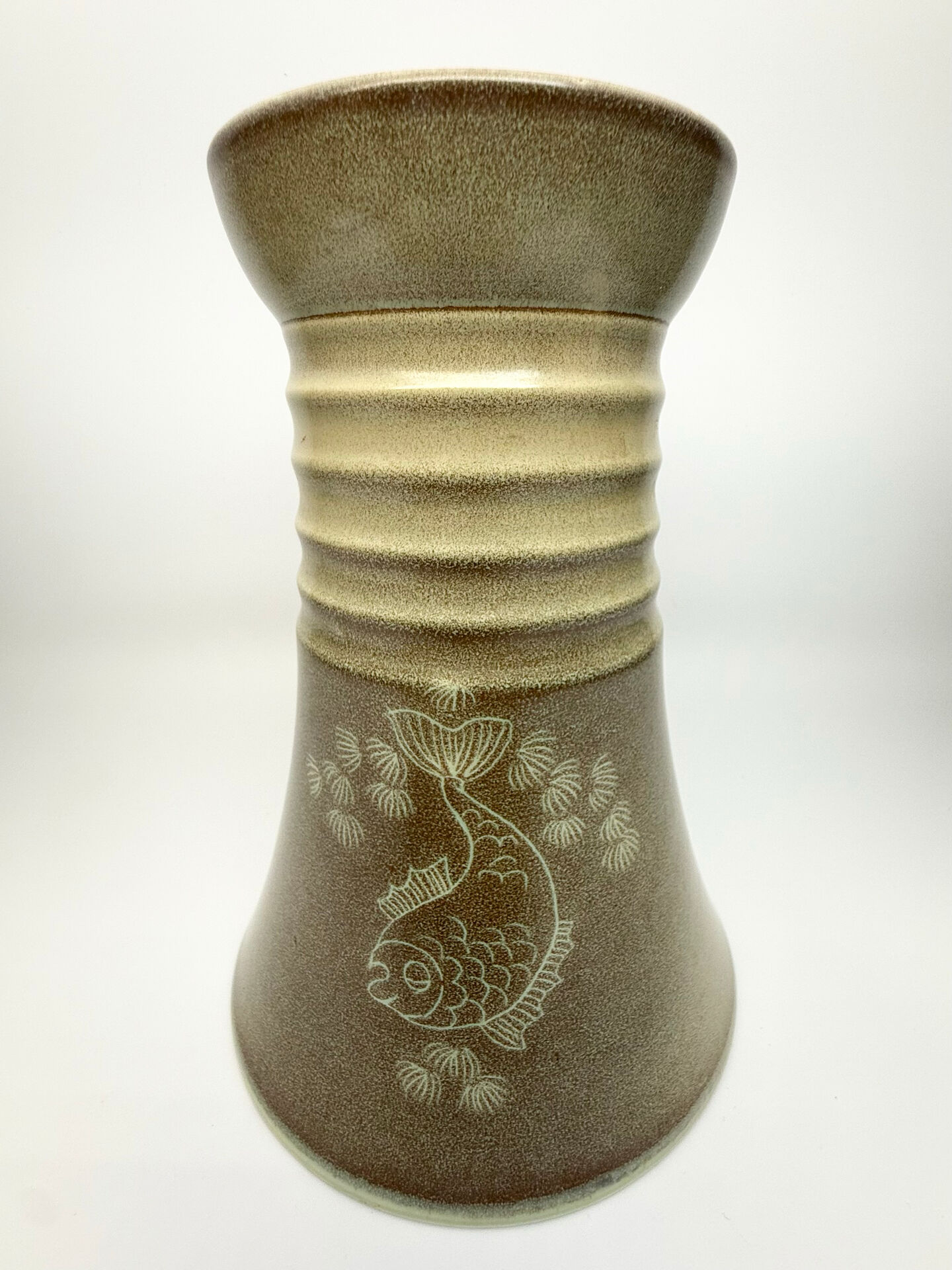 Ziegler vase Schaffhausen – sgraffito fish – Gustav Spörri period