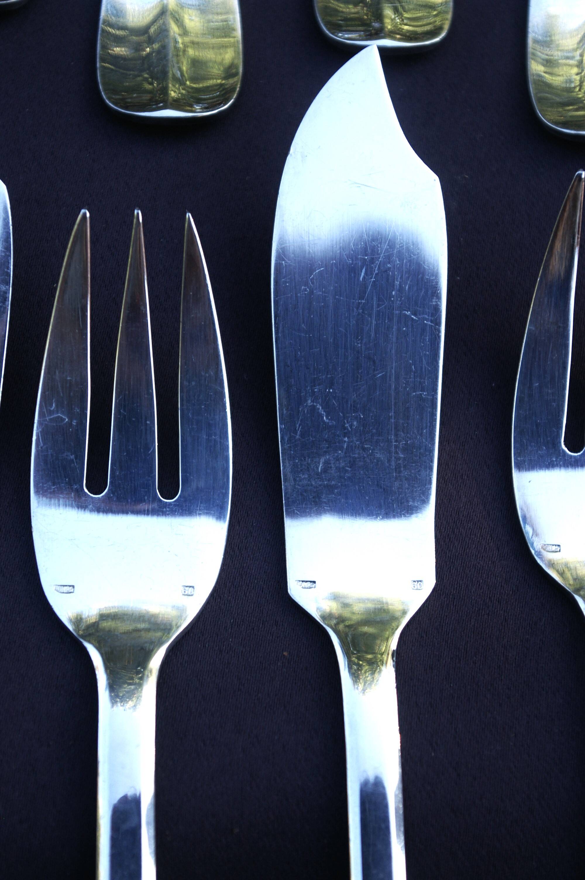 12 Silver Plated Fish Cutlery Sets (Forks + Knives)