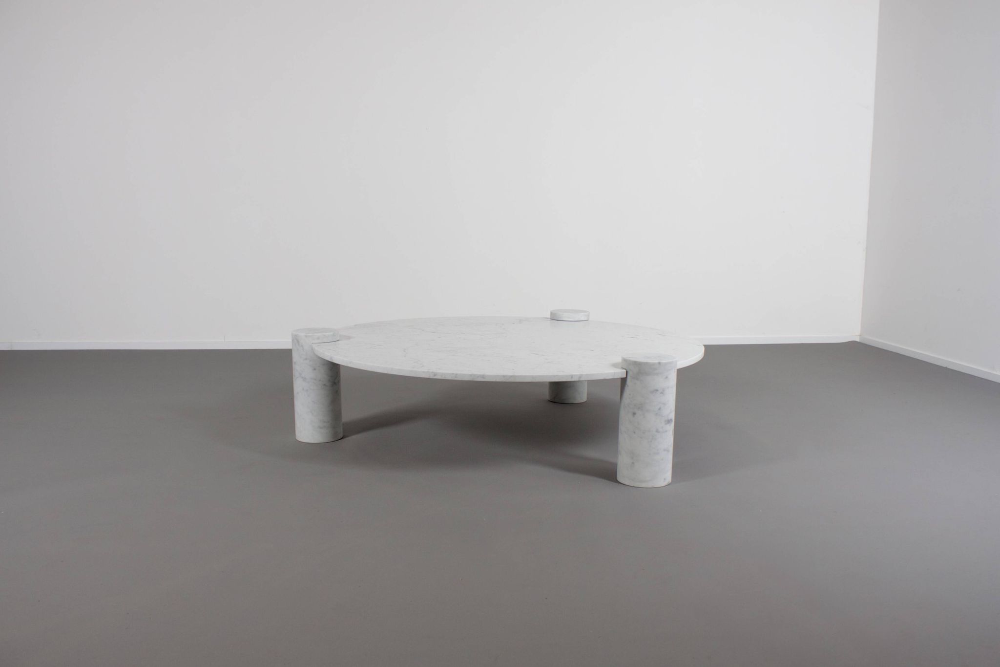 Large Impressive Carrara Marble Coffee Table Made in Italy, 1970s