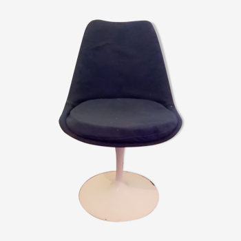 Knoll model tulip chair Eero Saarinen vintage from the 1970s