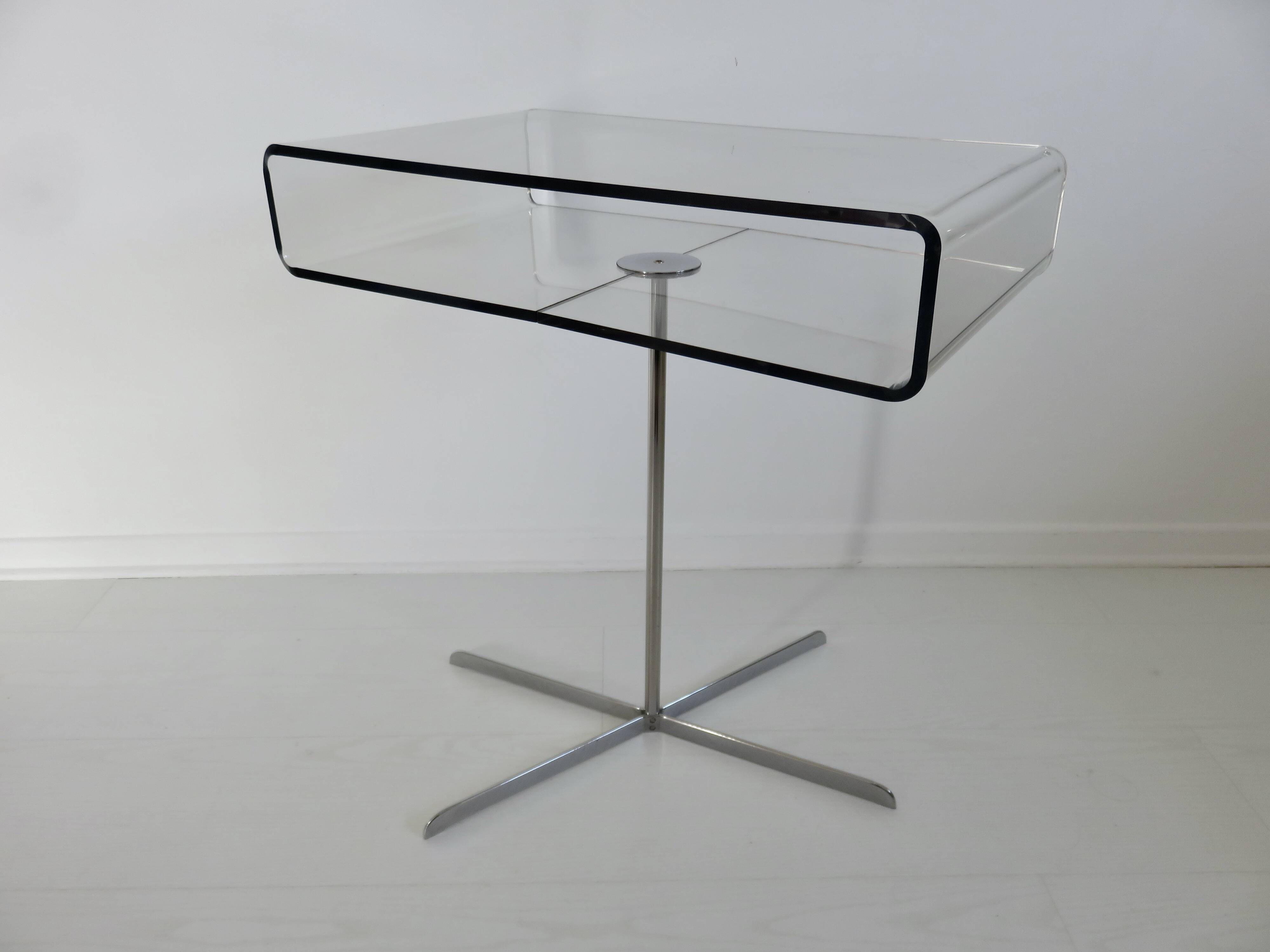 Table, side table, Roche Bobois in plexiglass and chrome metal from the 1980s.
