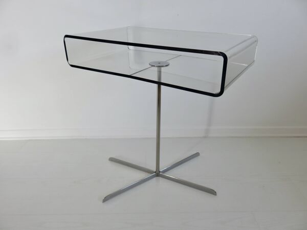 Table, bout de canapé, Roche Bobois en plexiglas et métal chromé années 80