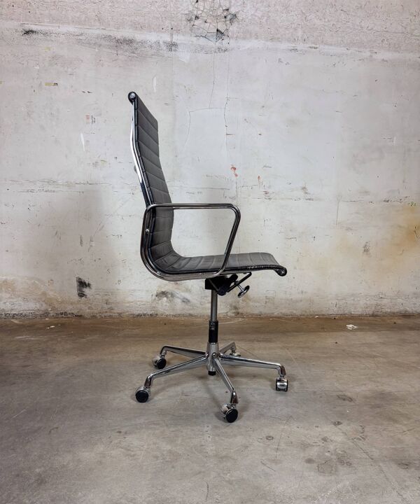 Vitra EA 119 Charles & Ray Eames, cuir et aluminium – noir – chaise de bure