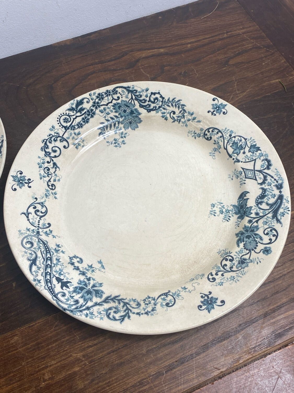 Service plates, iron earth, Sévigné, HB & Cie