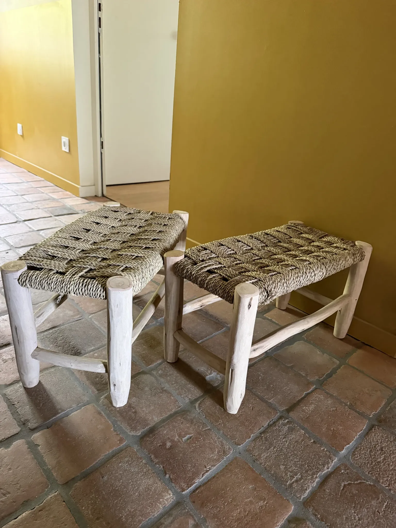Petit banc marocain en bois 
