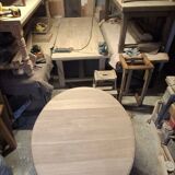 Extendable oval table