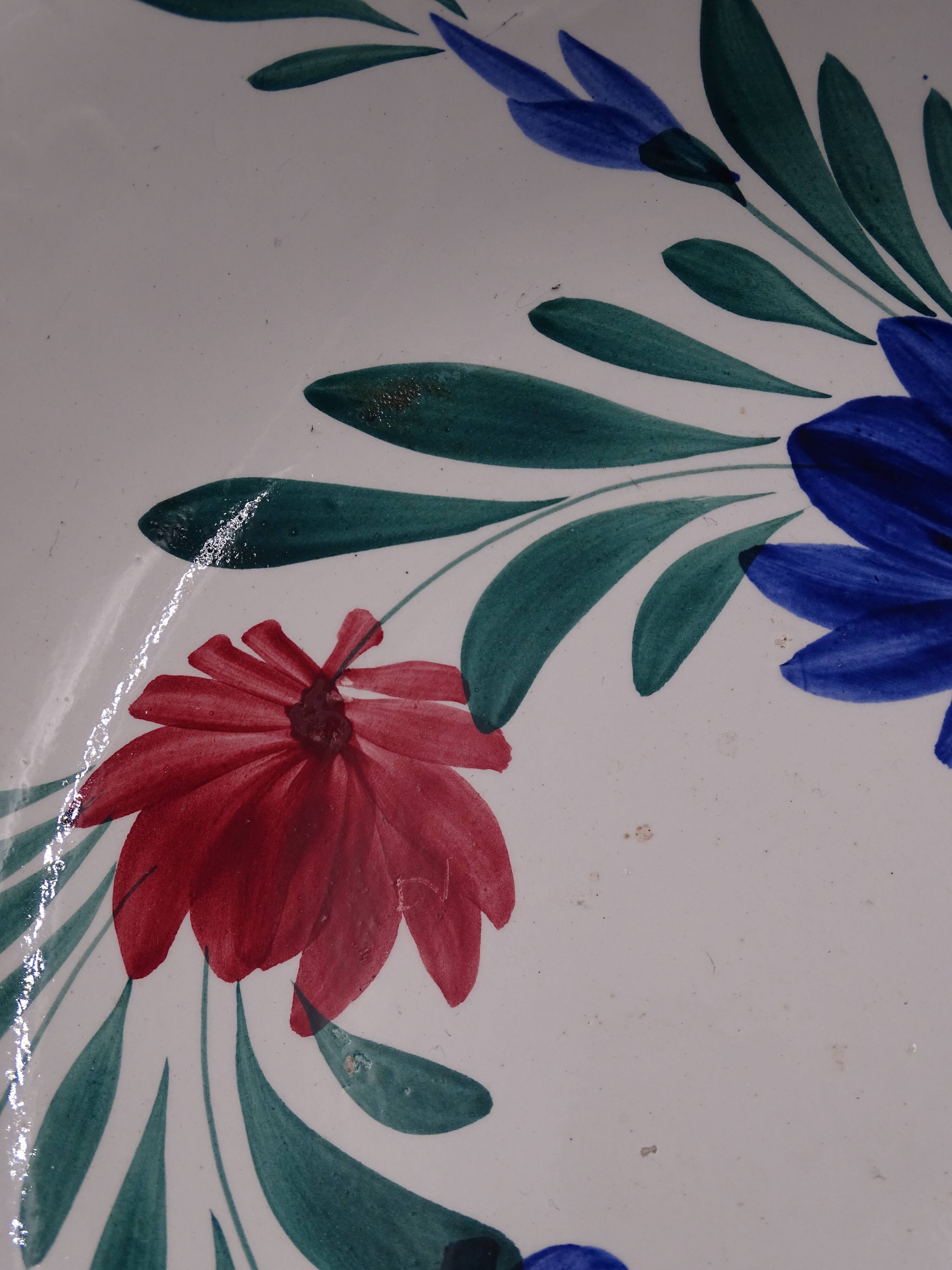 Large earthenware bowl of Moulin-des-Loups - Floral decoration - Around 1960