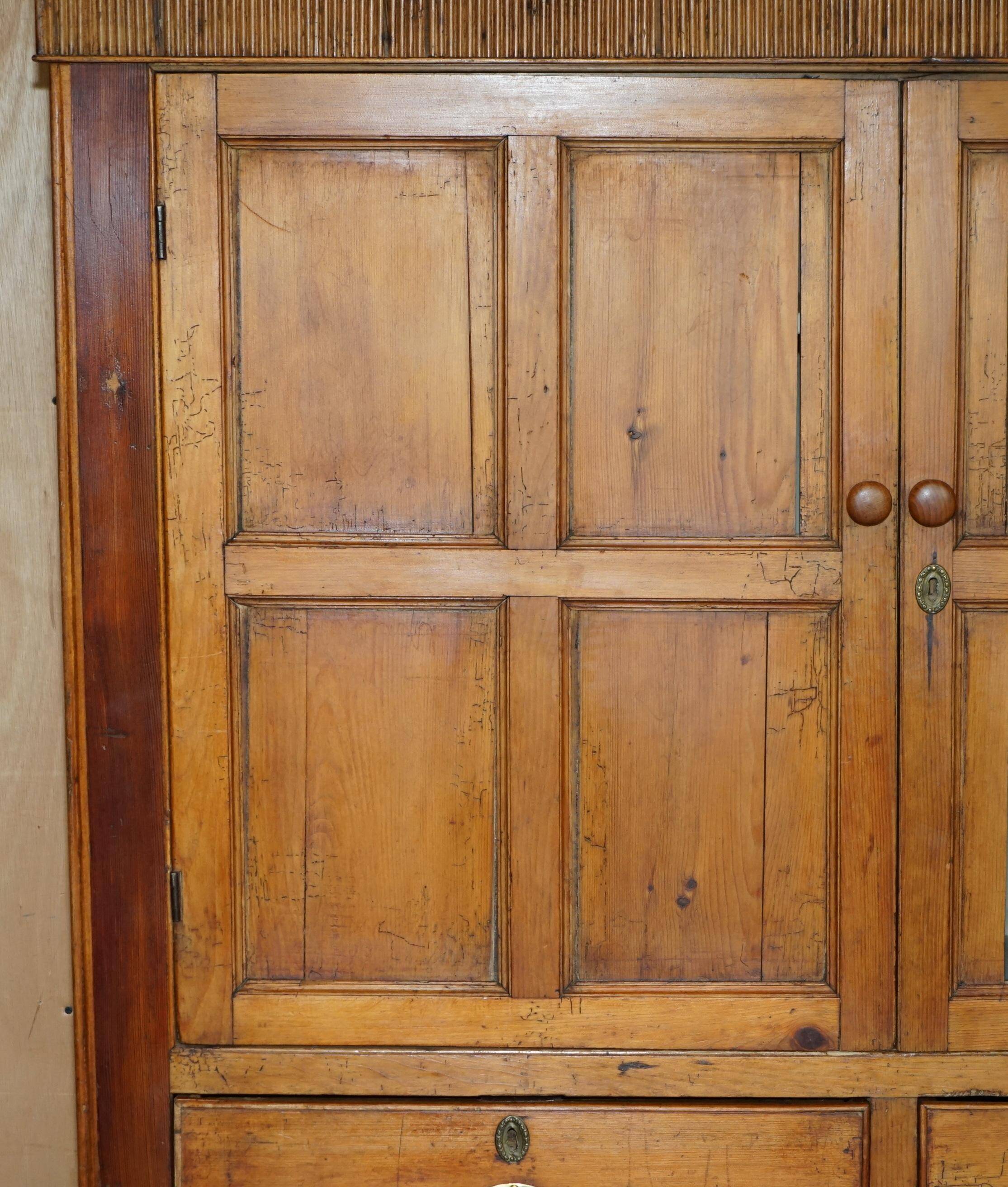 Armoire géorgienne en pin, environ 1780