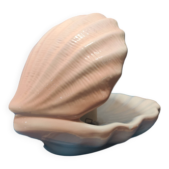 Vintage shell lamp