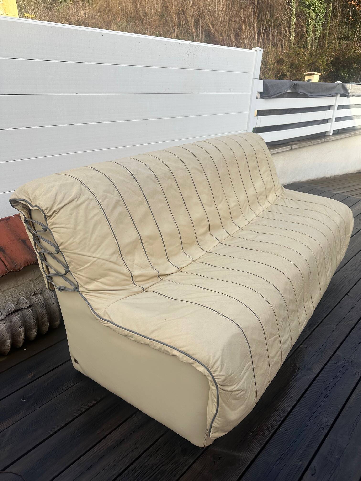 Sofa + 2 leather armchairs