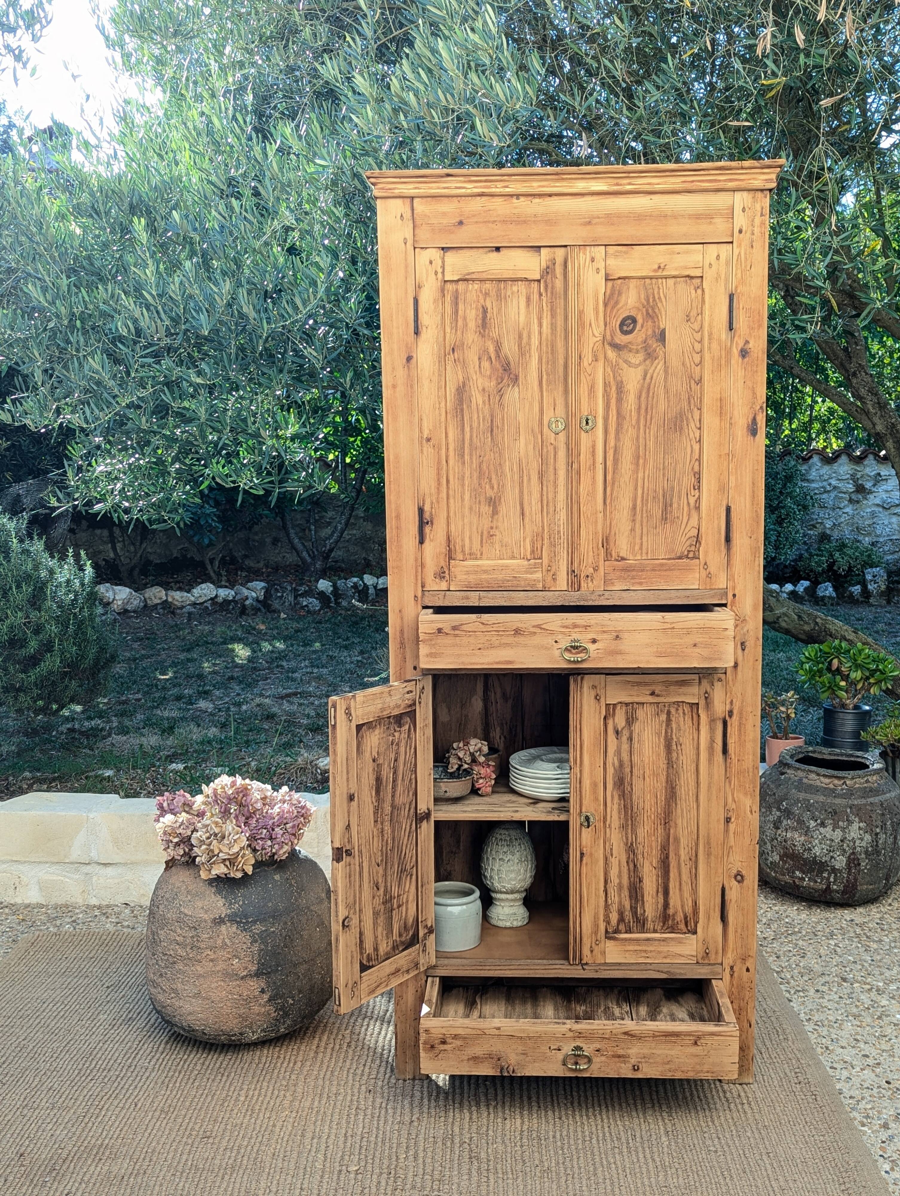 Standing man's wardrobe