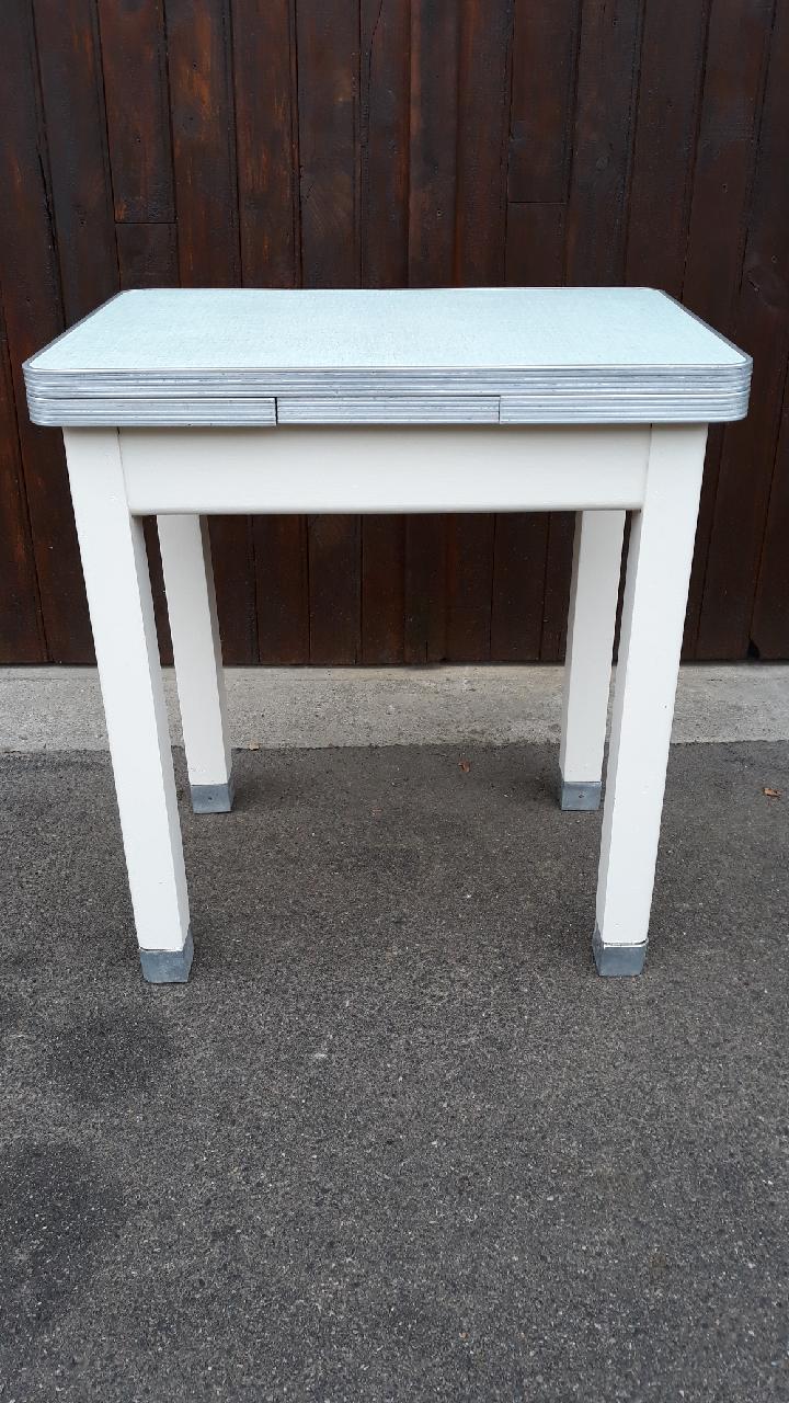 Small kitchen rock table