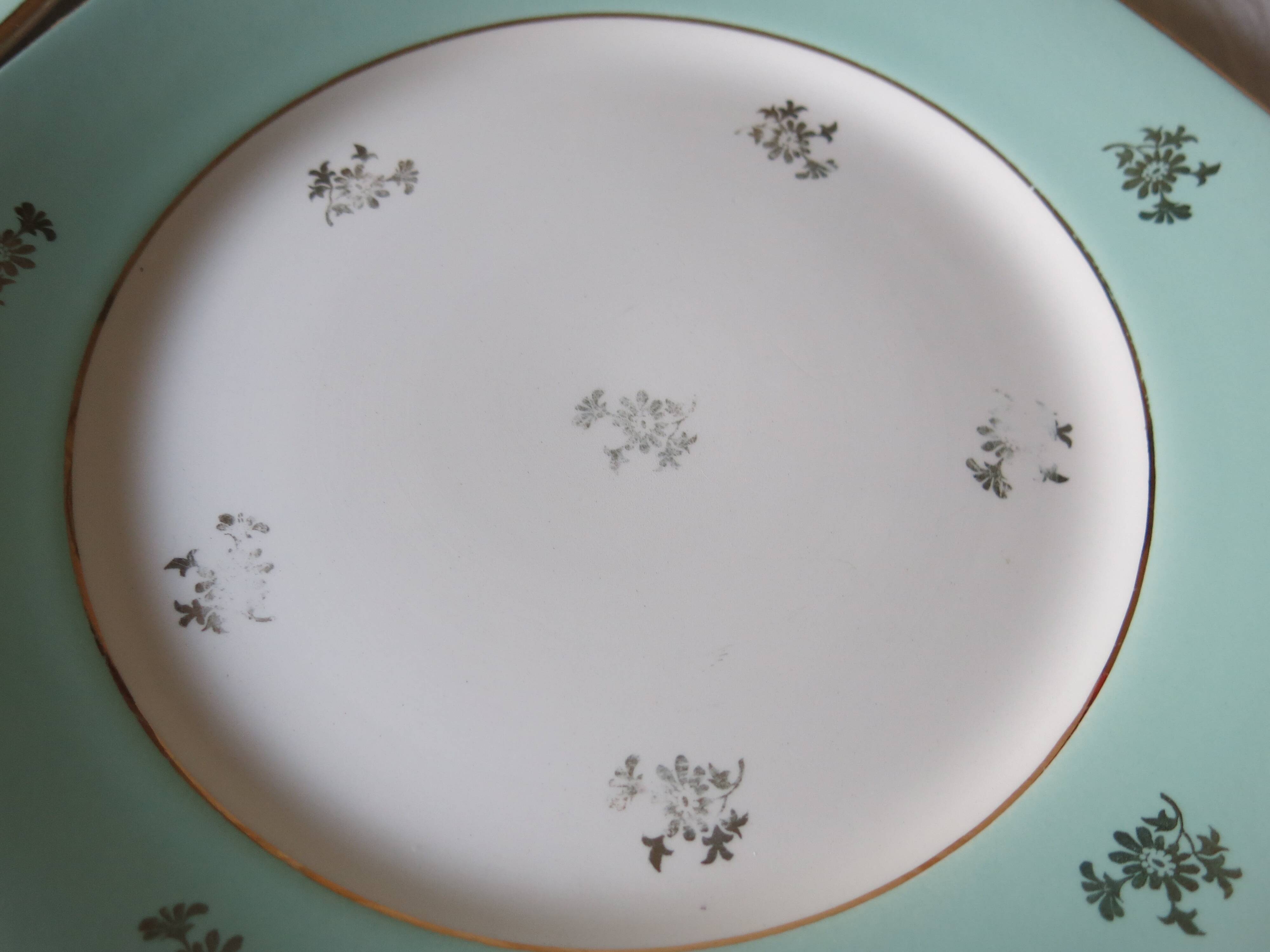 6 flat plates from Moulin des loups in good condition