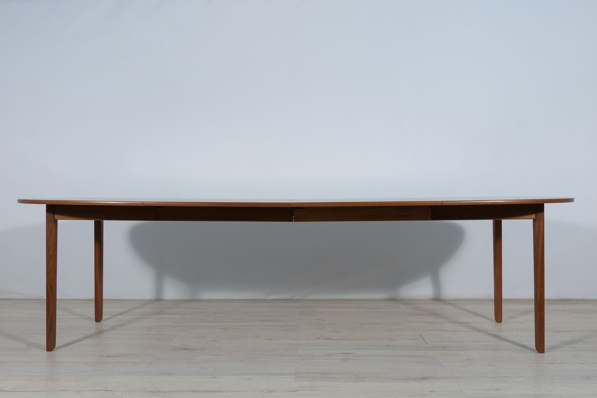 Table à manger danoise par Ole Wanscher pour Poul Jeppesens Møbelfabrik, années 1960