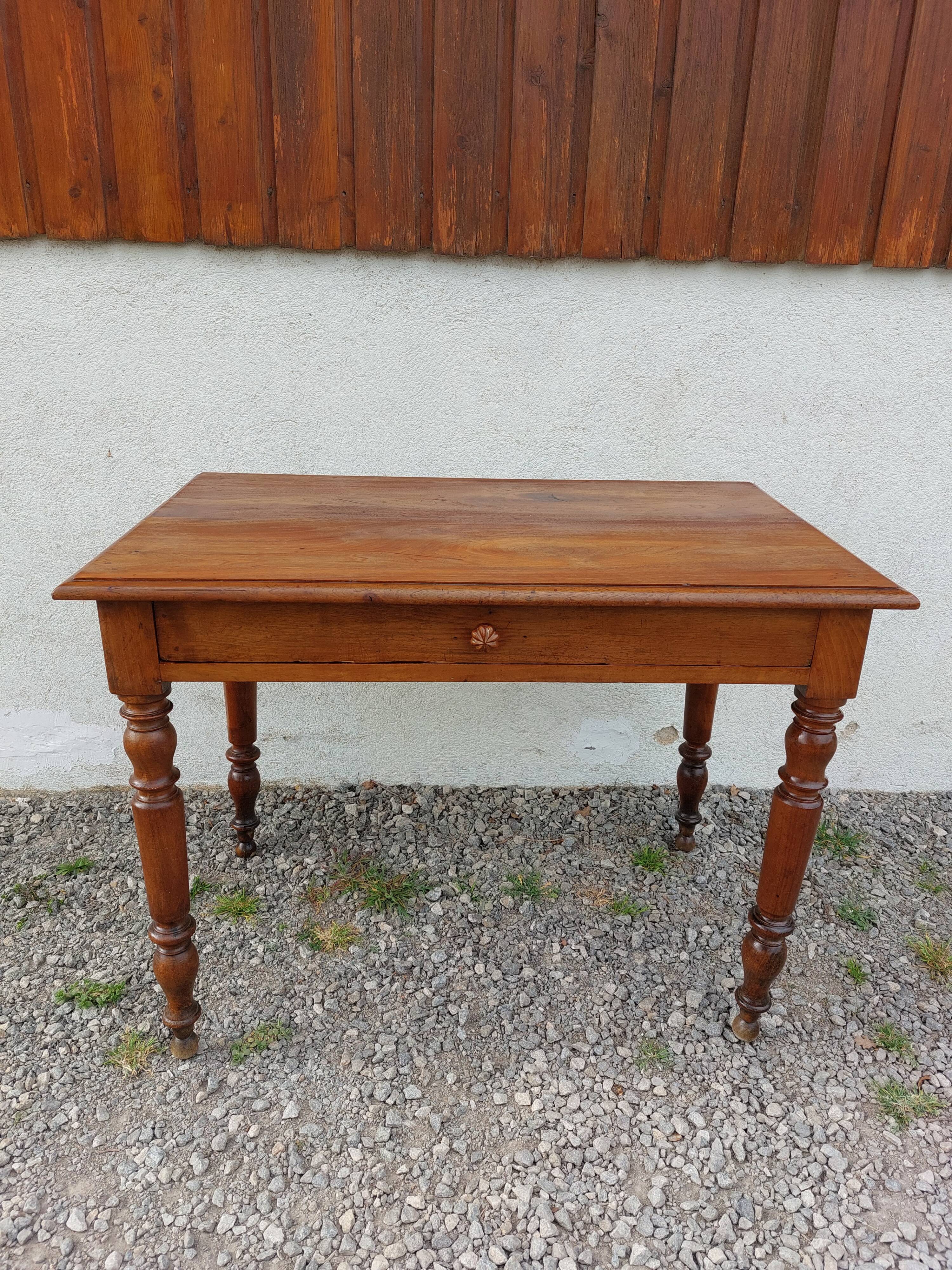 Oak table
