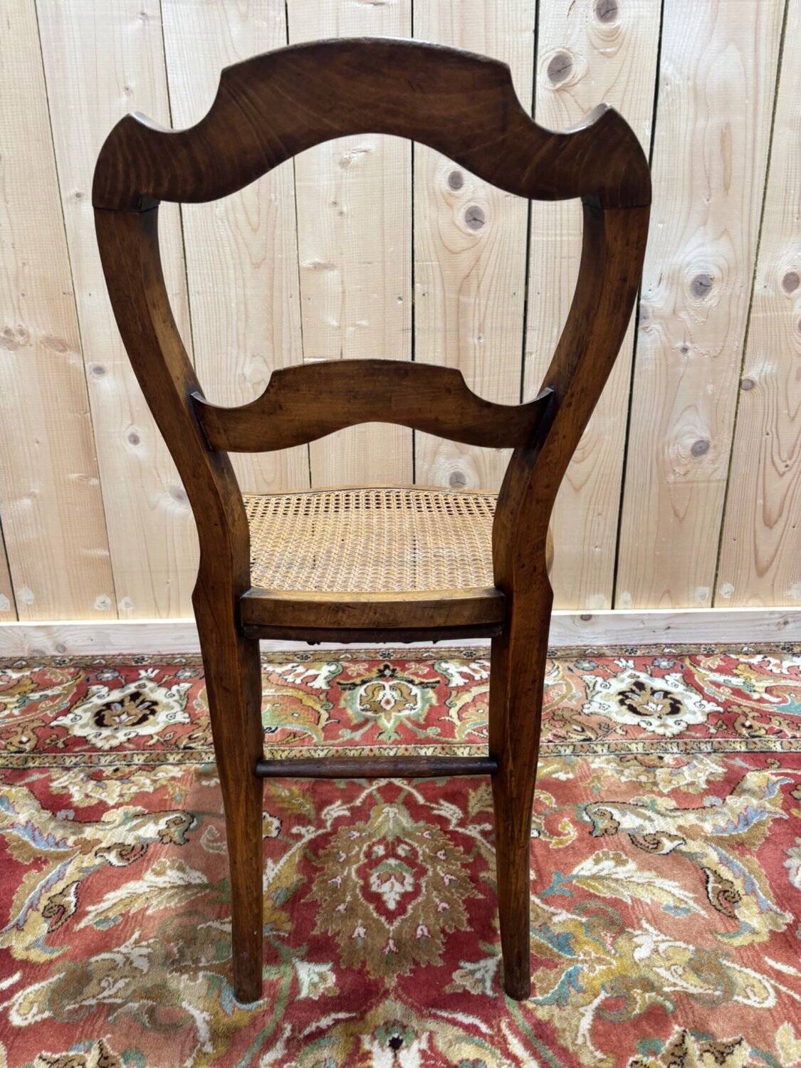 Set of 6 Louis-Philippe caned walnut chairs, 19th century.
