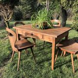 Farm table