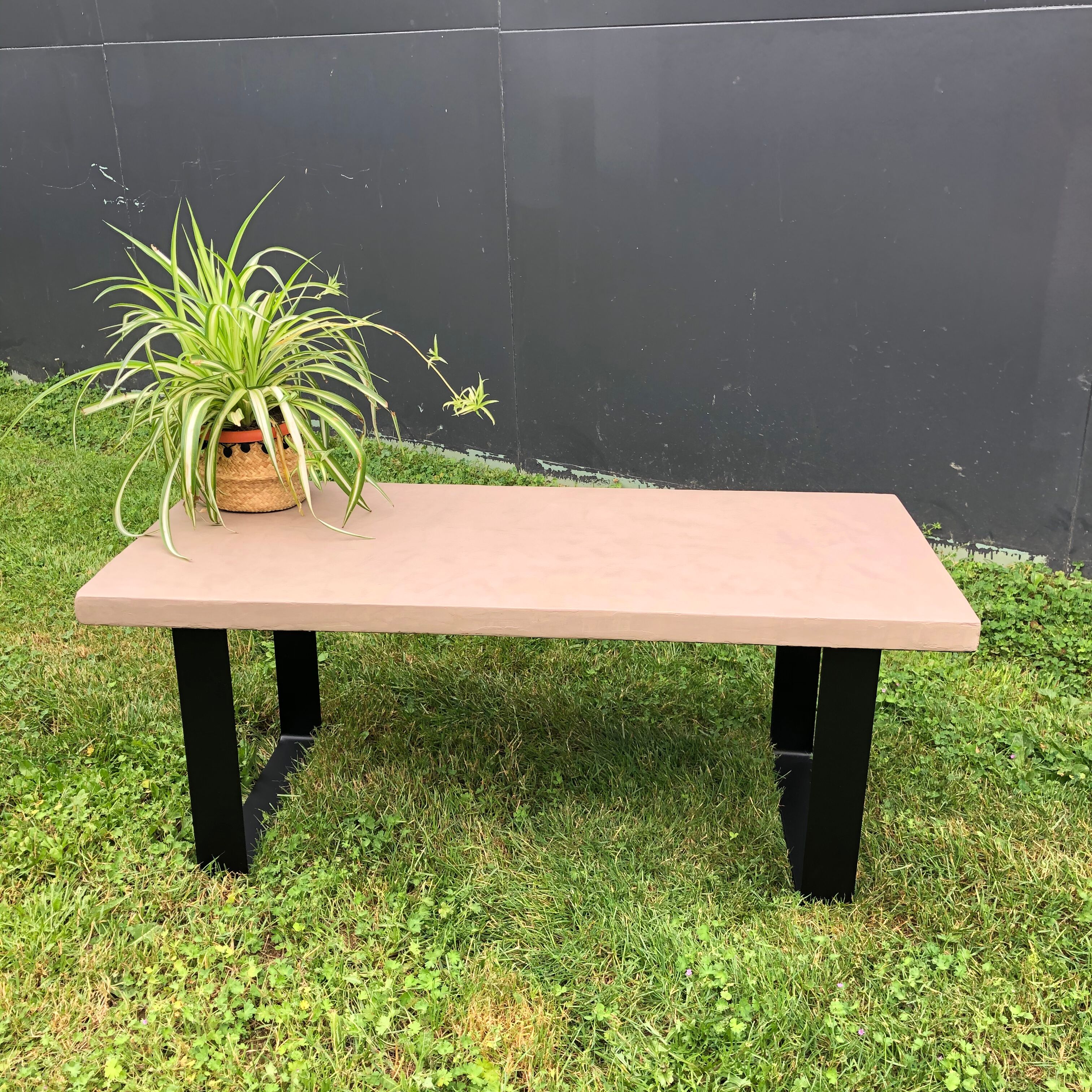 Coffee table concrete and black metal