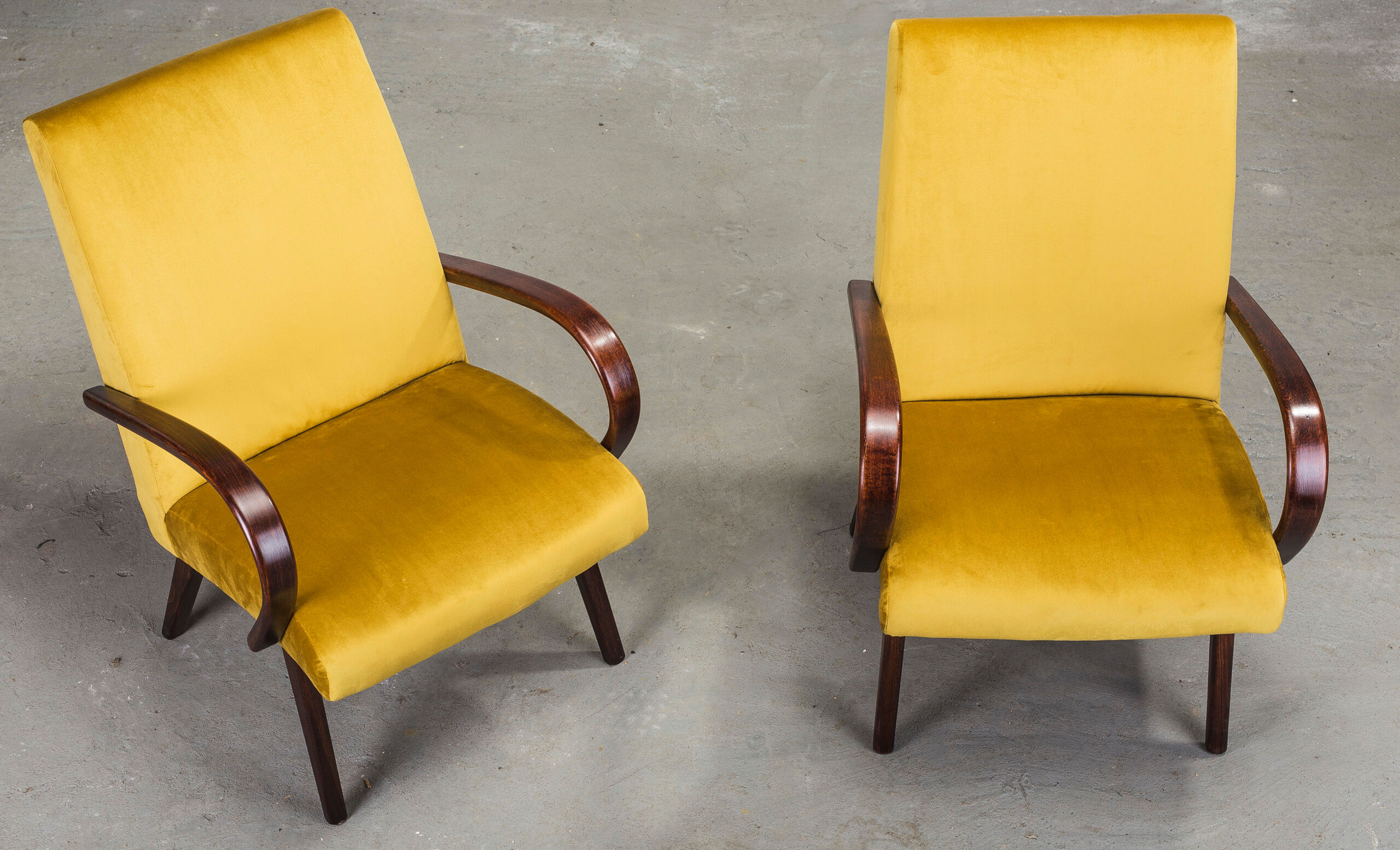 Armchairs by Jaroslav Smidek for Ton, 1960