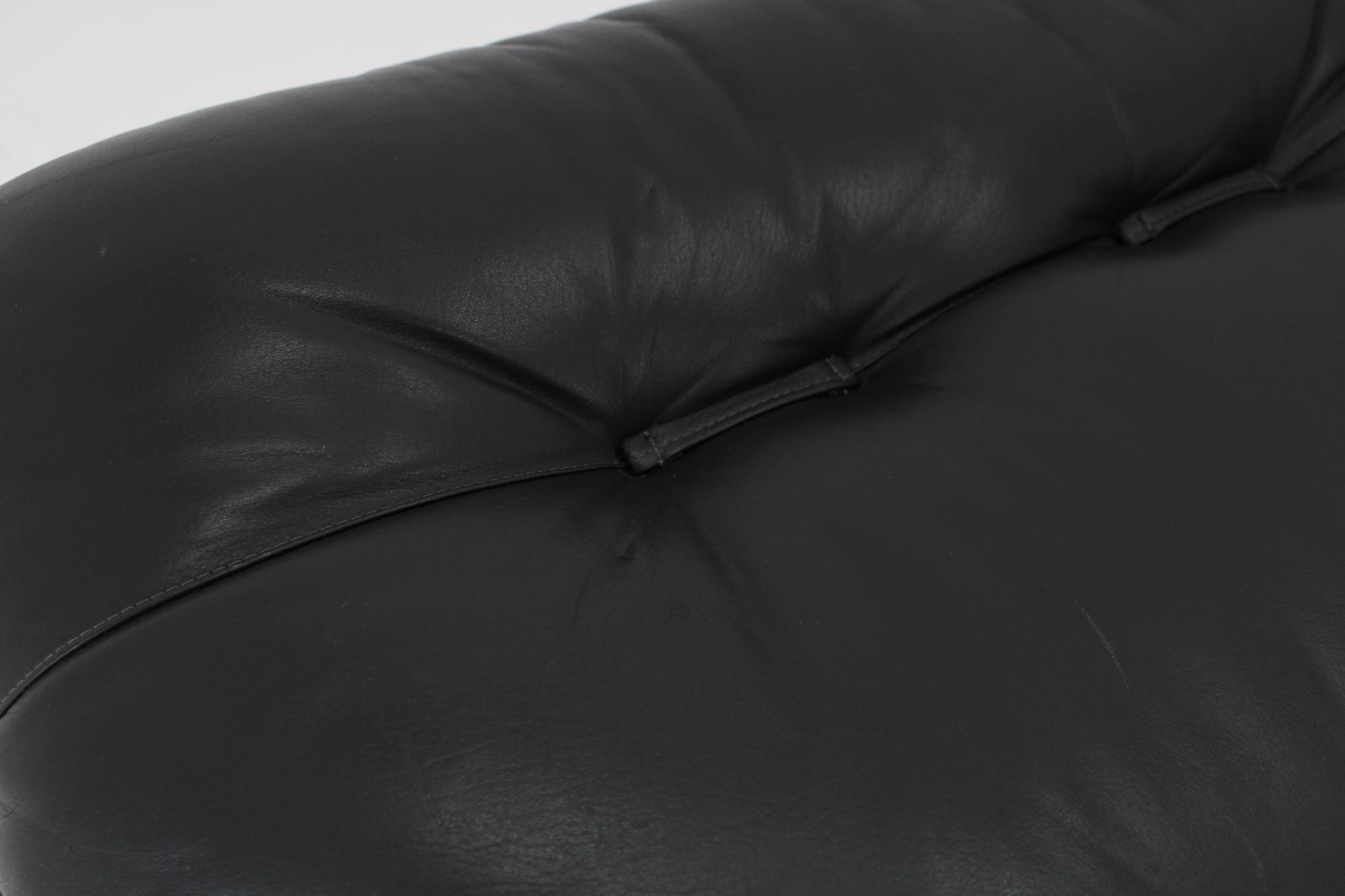 1970s Armchair in Black Leather, Italy