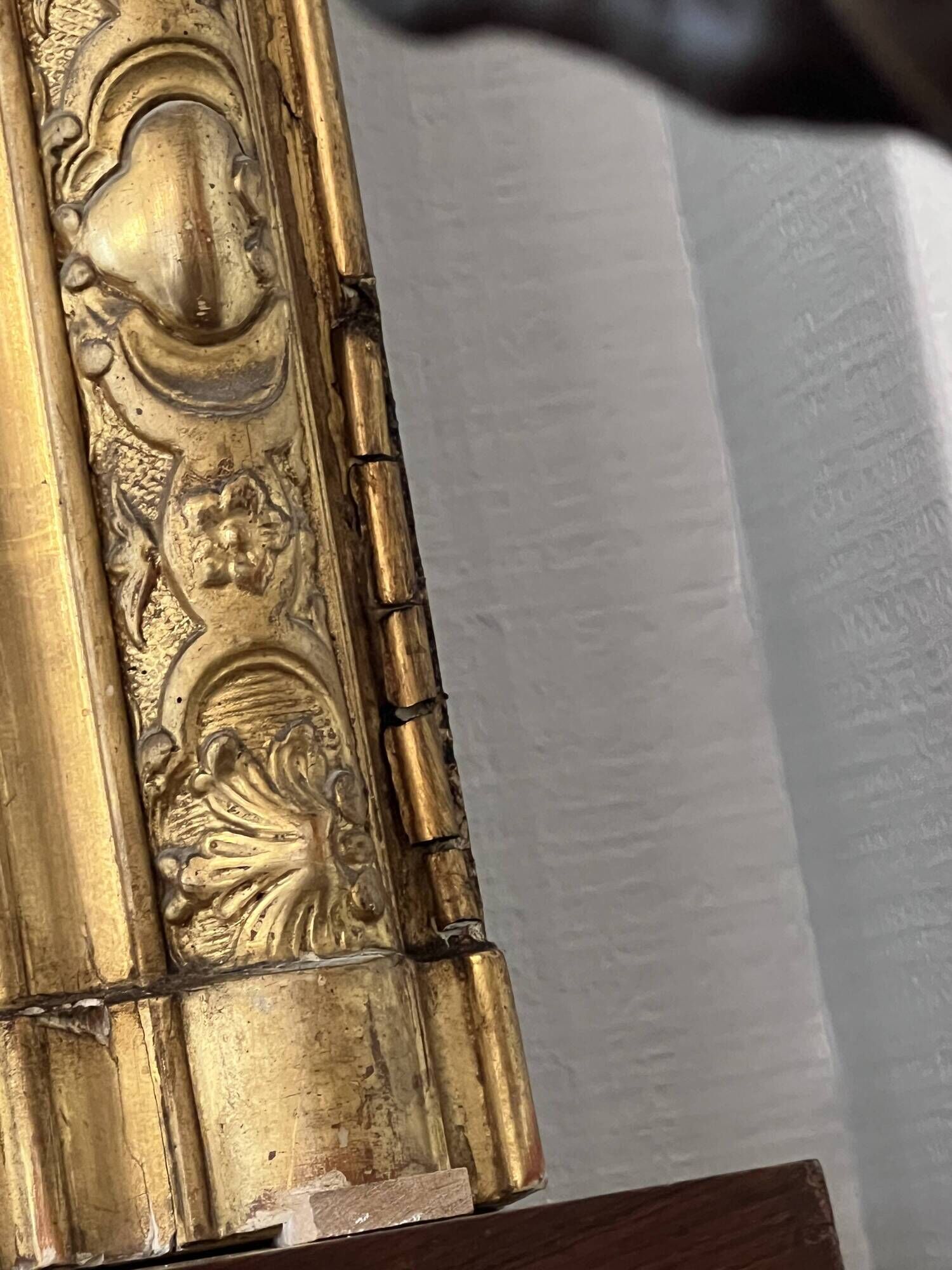 Antique mirror in wood and gilded stucco, Louis XV style, 19th century