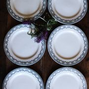 A set of 6 flat plates Terre de Fer Guirlandes Louis XVI Salins