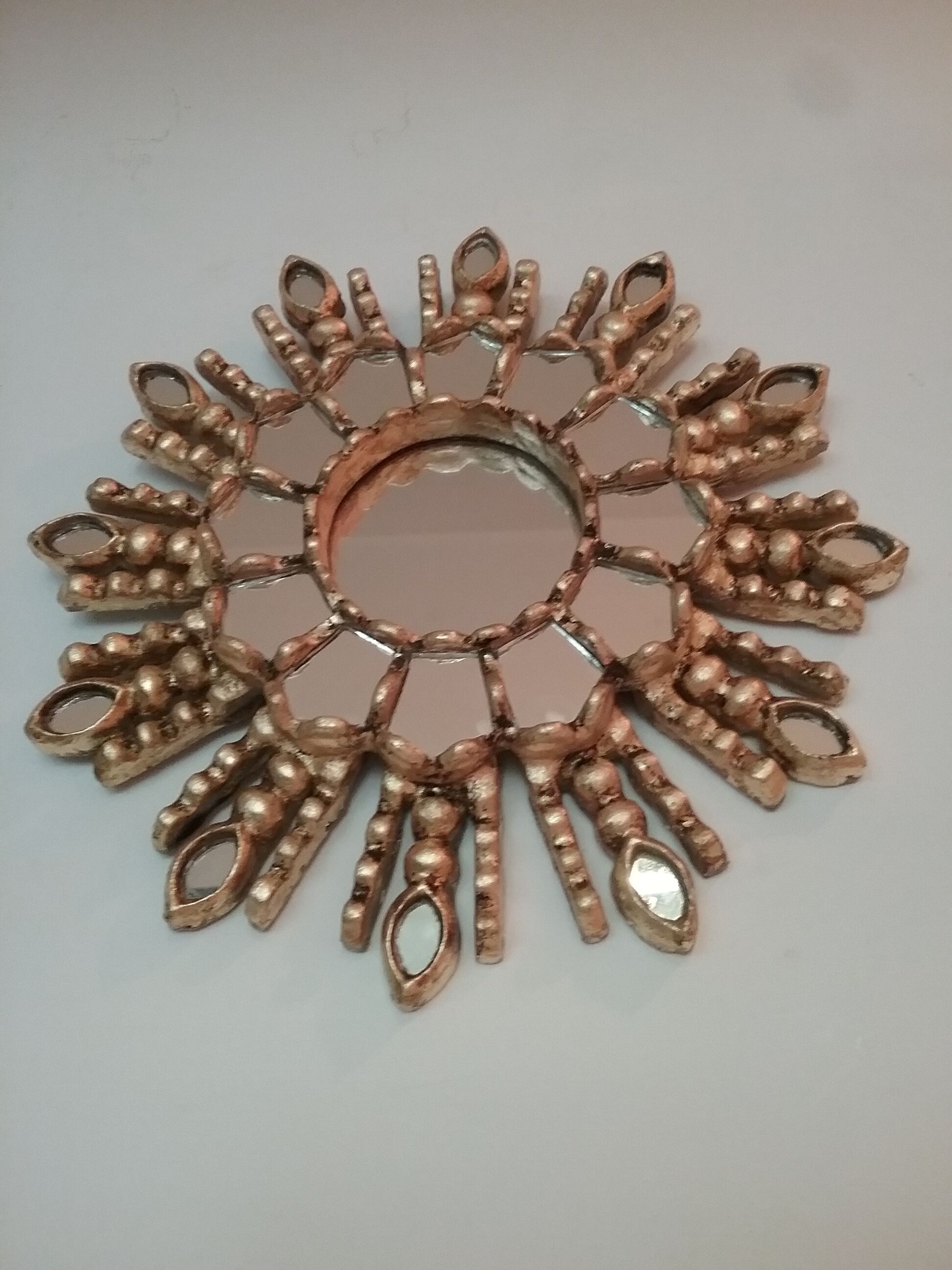 Closed-wall edify sun mirror - 27cm