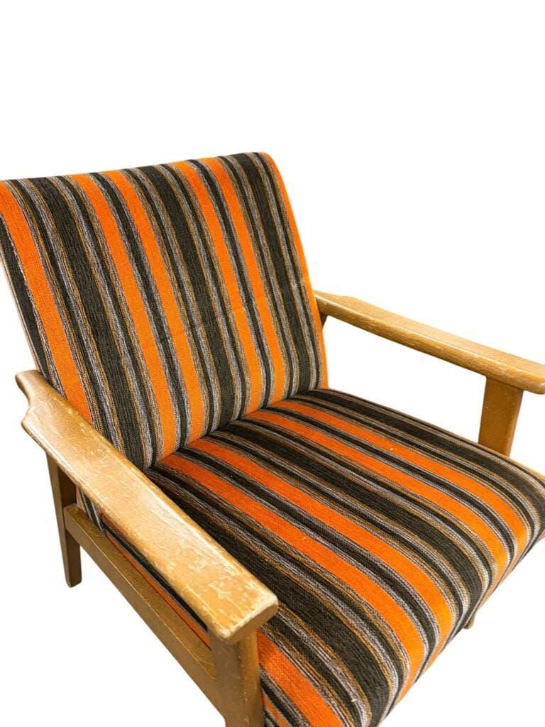 Vintage wooden armchair / single chair / orange-brown lounge chair