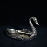 Swan-shaped pouch tray