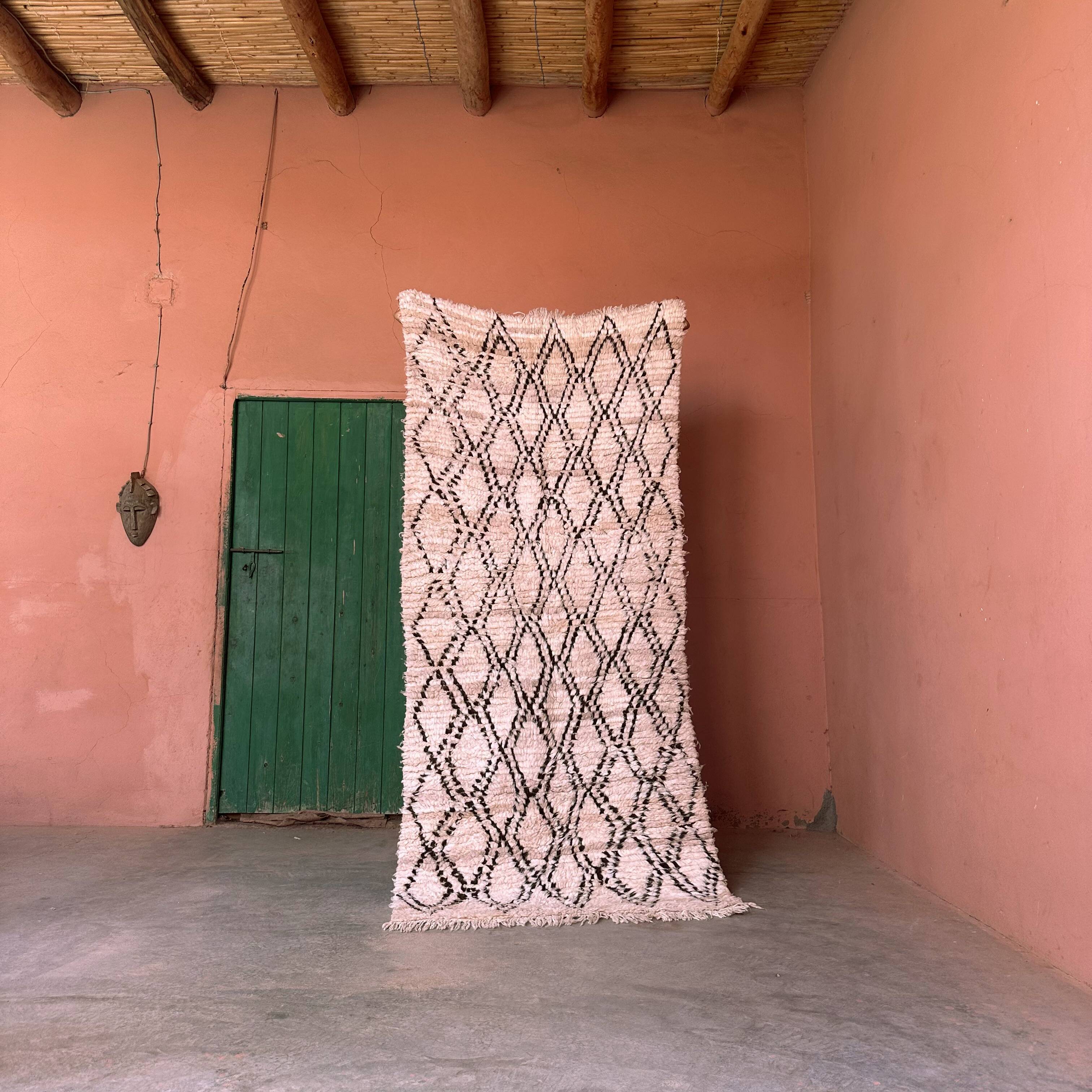 Azilal white Berber rug - 220 x 96 cm.