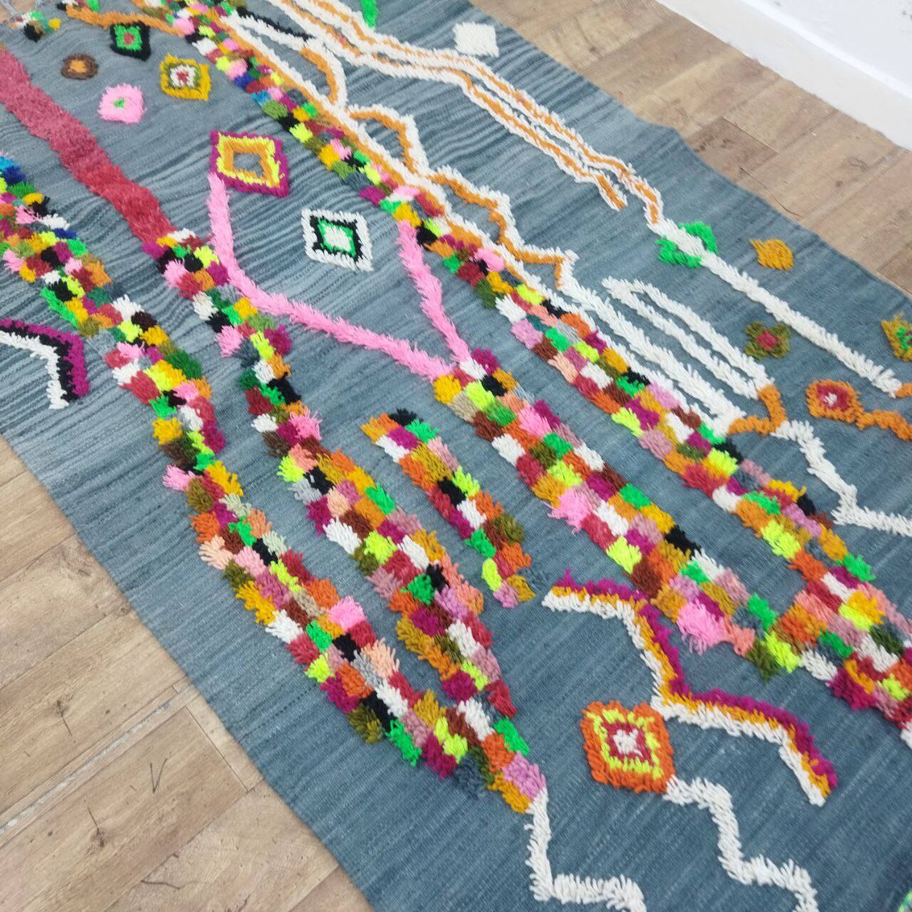 Azilal Berber rug in handmade wool 263 X 150 CM