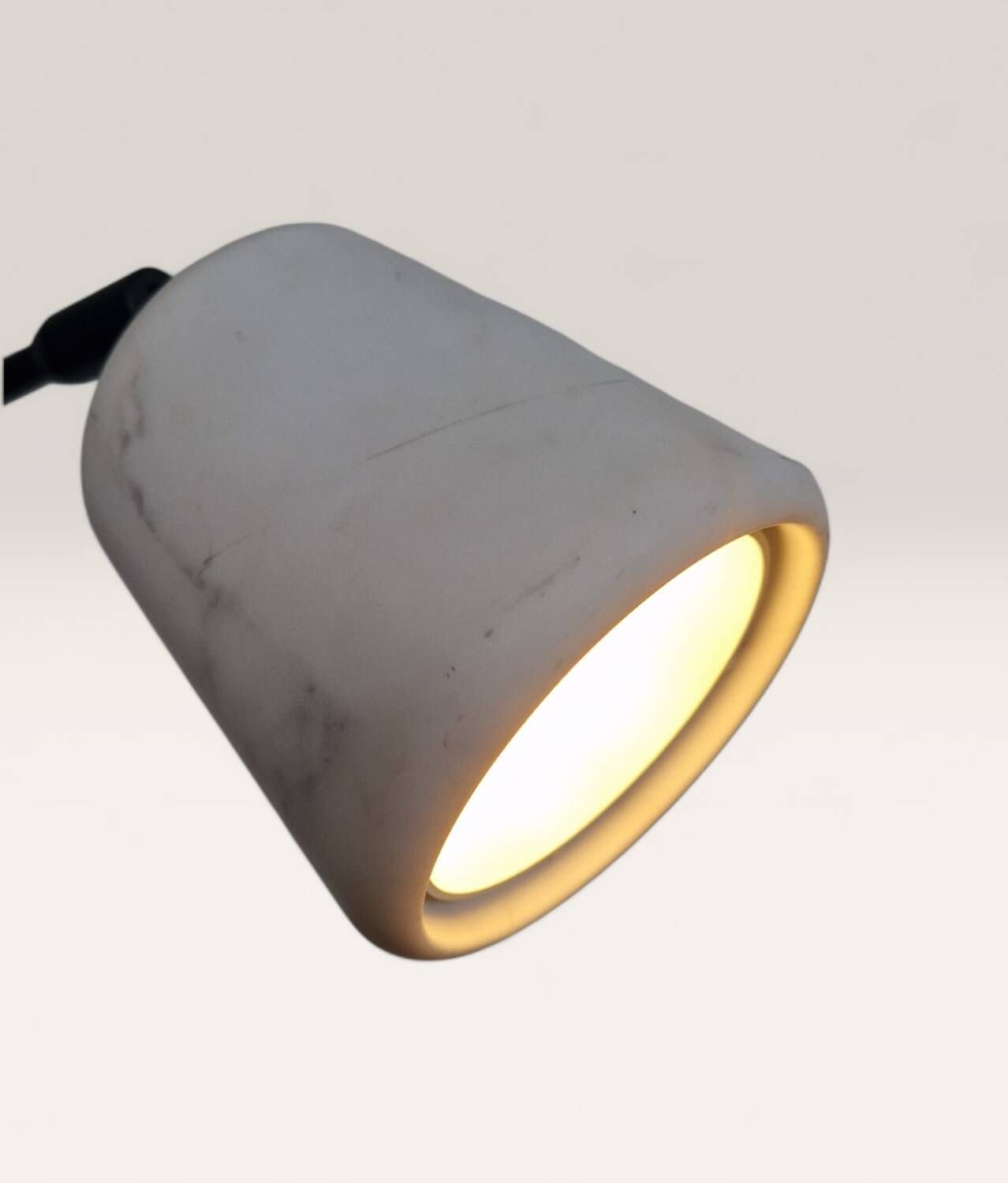 Lampe Material New Works  - Design Noergaard & Kechayas - Marbre/Acier