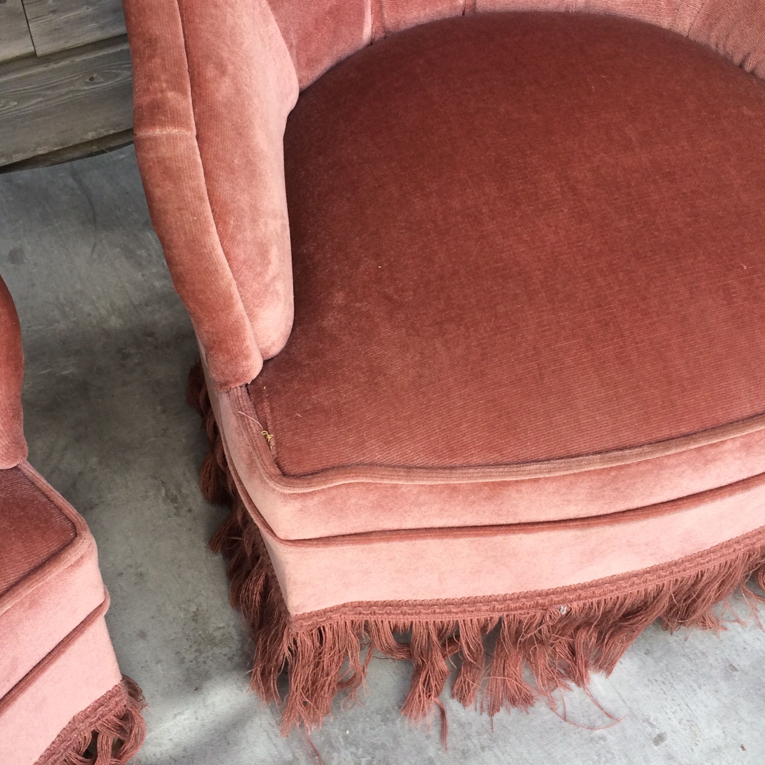 Pair of chairs toads