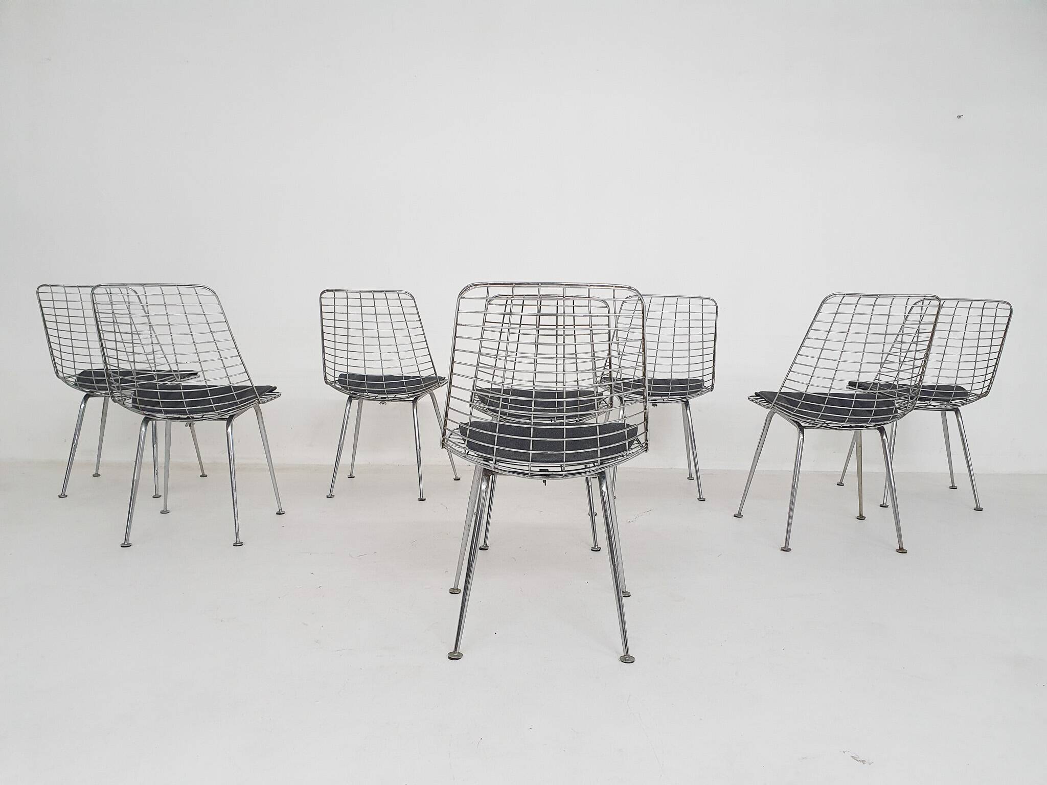 Set of 8 Mid-century wire chairs The Netherlands 1950's