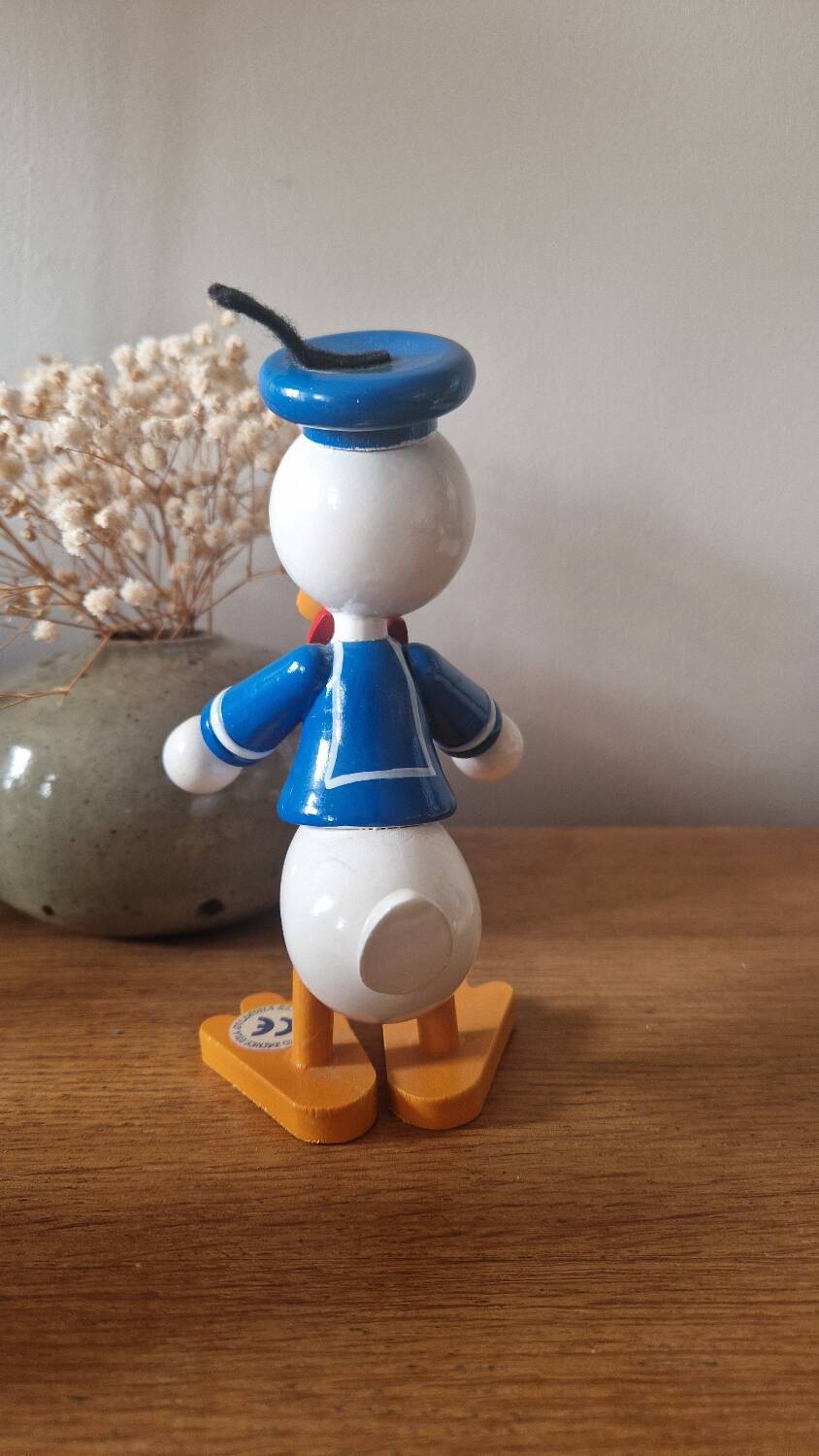 Donald figurine disney