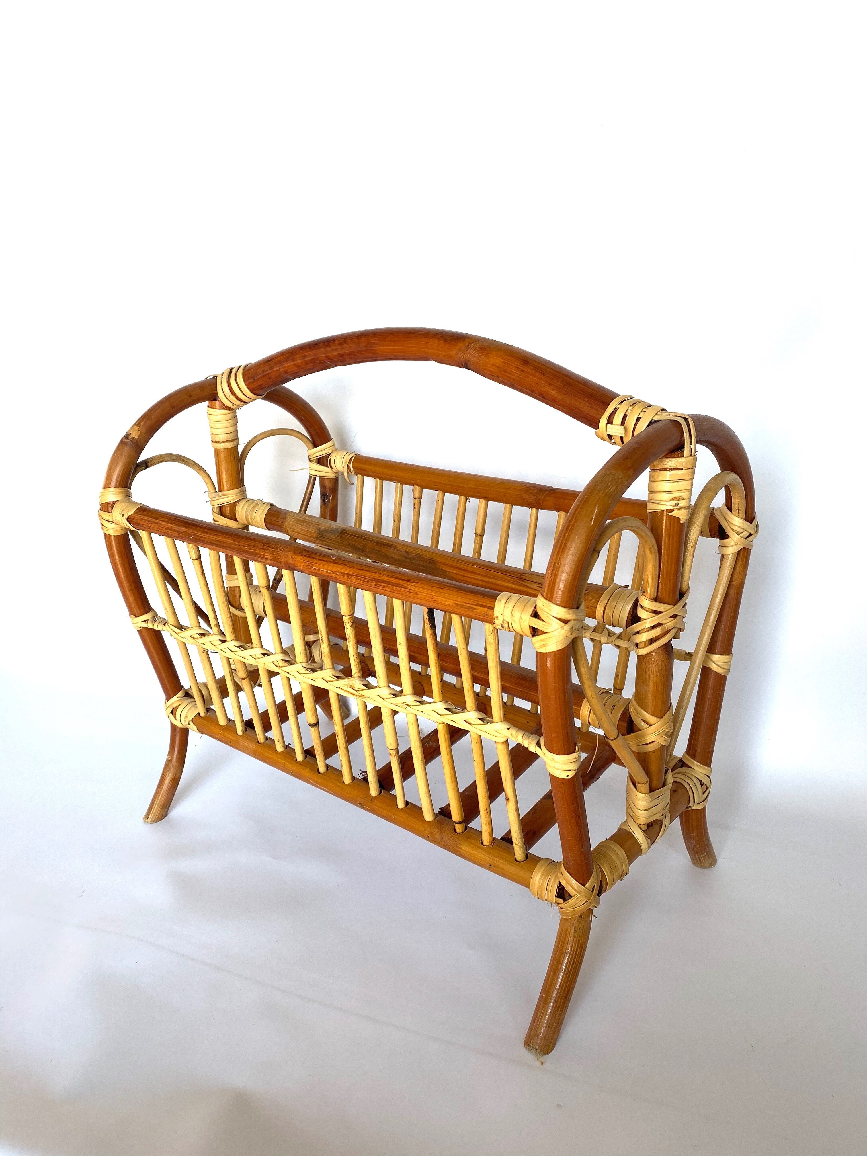 Rattan magazines holder