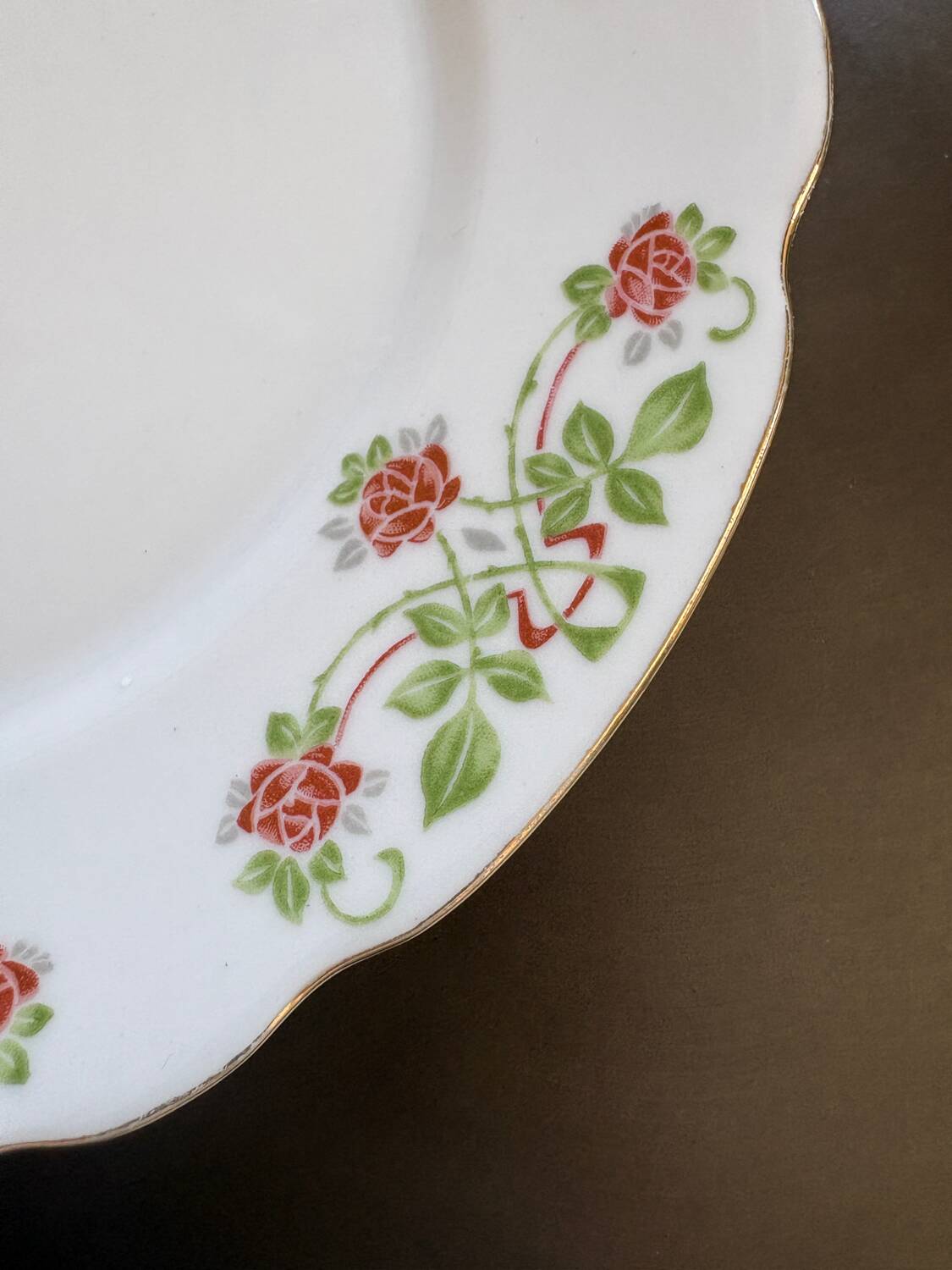 6 Art Nouveau dessert plates