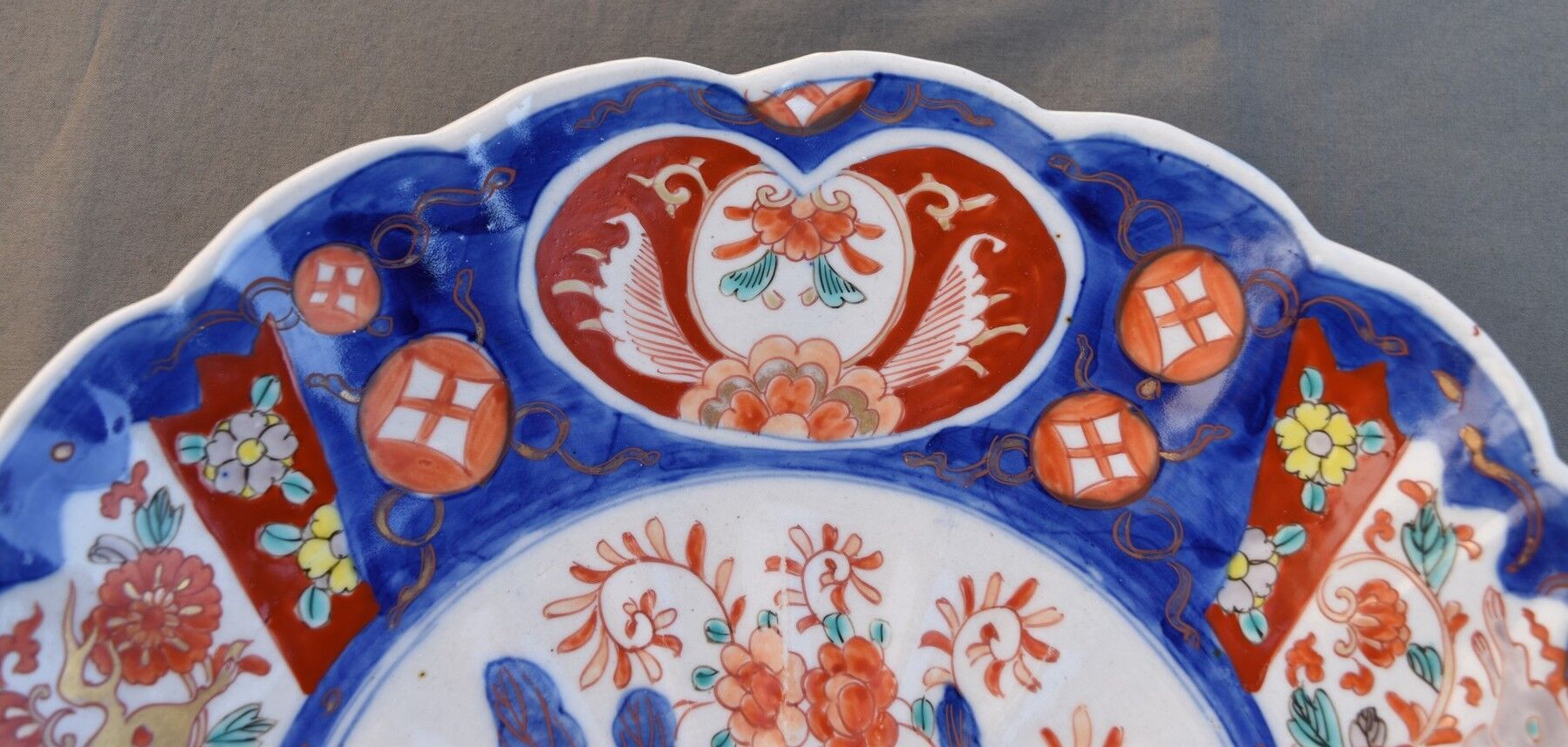 Porcelain dish of Japan Imari diameter 36 cm