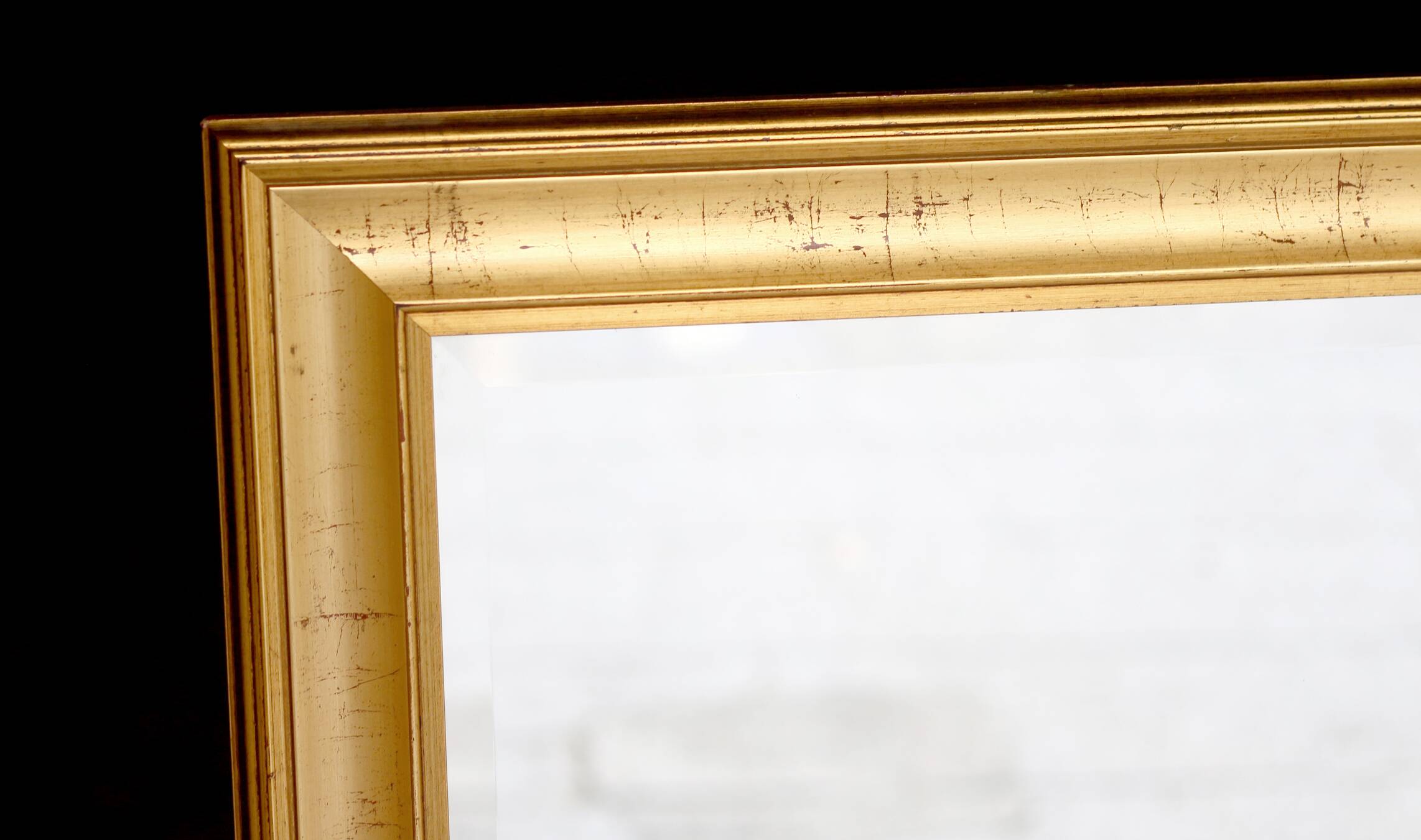 Miroir de cheminée en bois et stuc doré