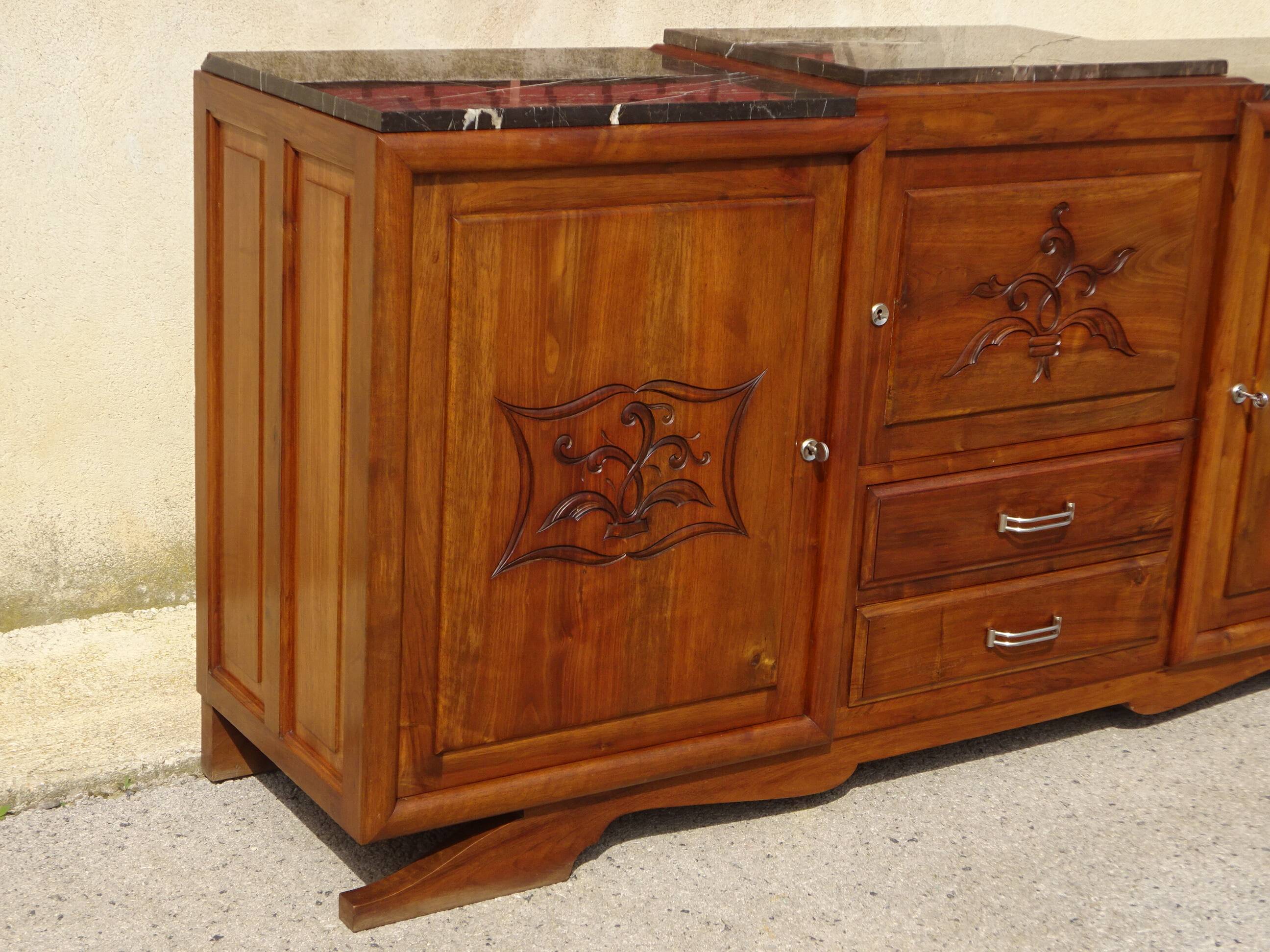 Enfilade en noyer massif, plateaux en marbre noir