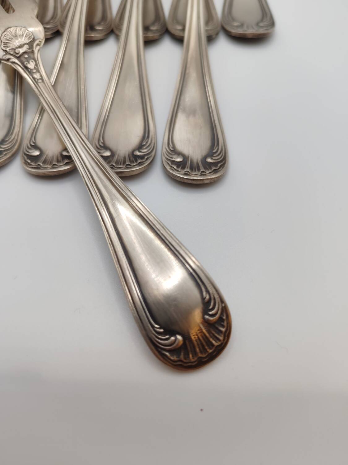 12 silver-plated cake forks, by Boulenger.